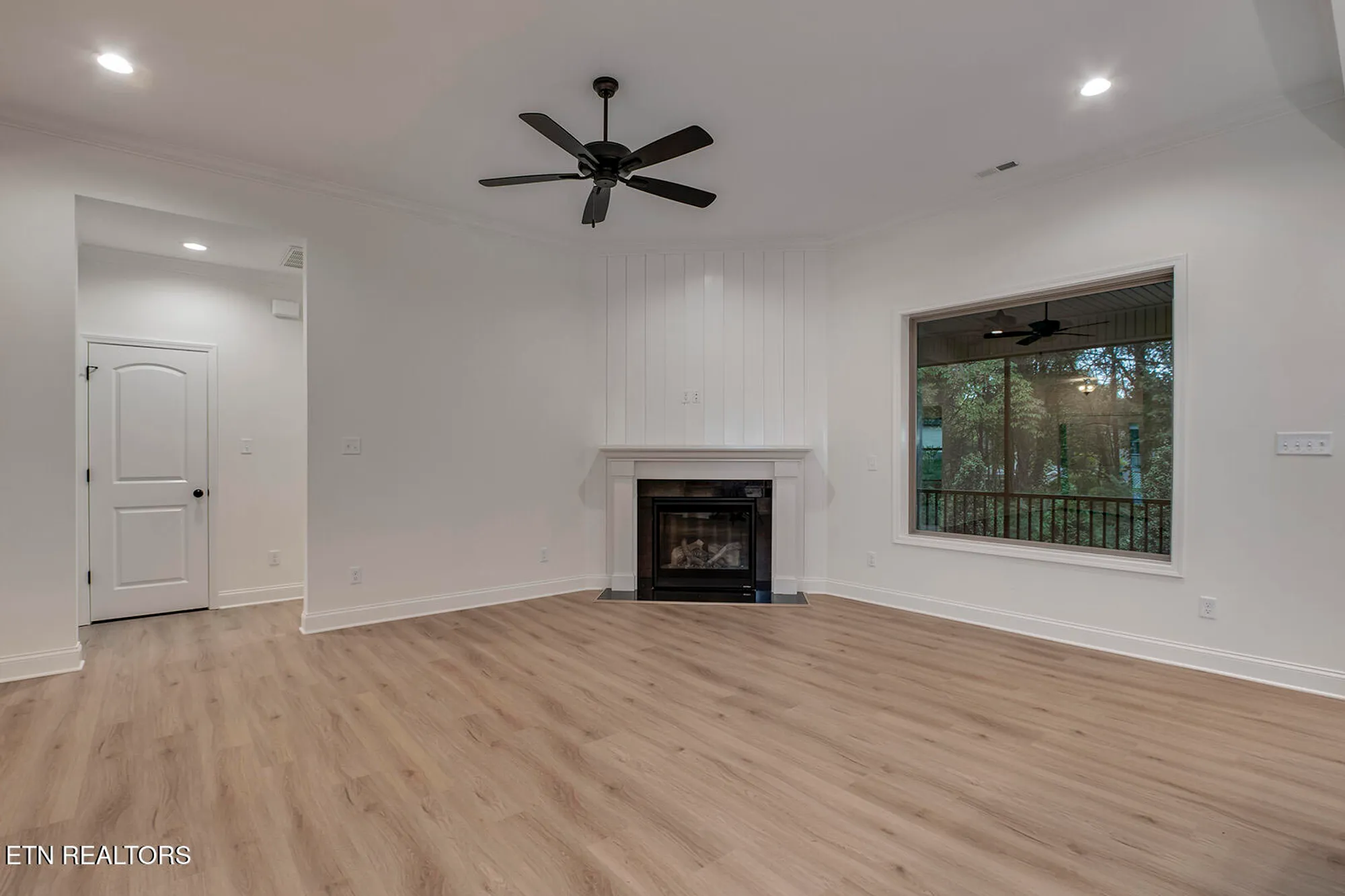 Property Slideshow image 9 of 58 | 172 utsesti way, Loudon, TN, 37774