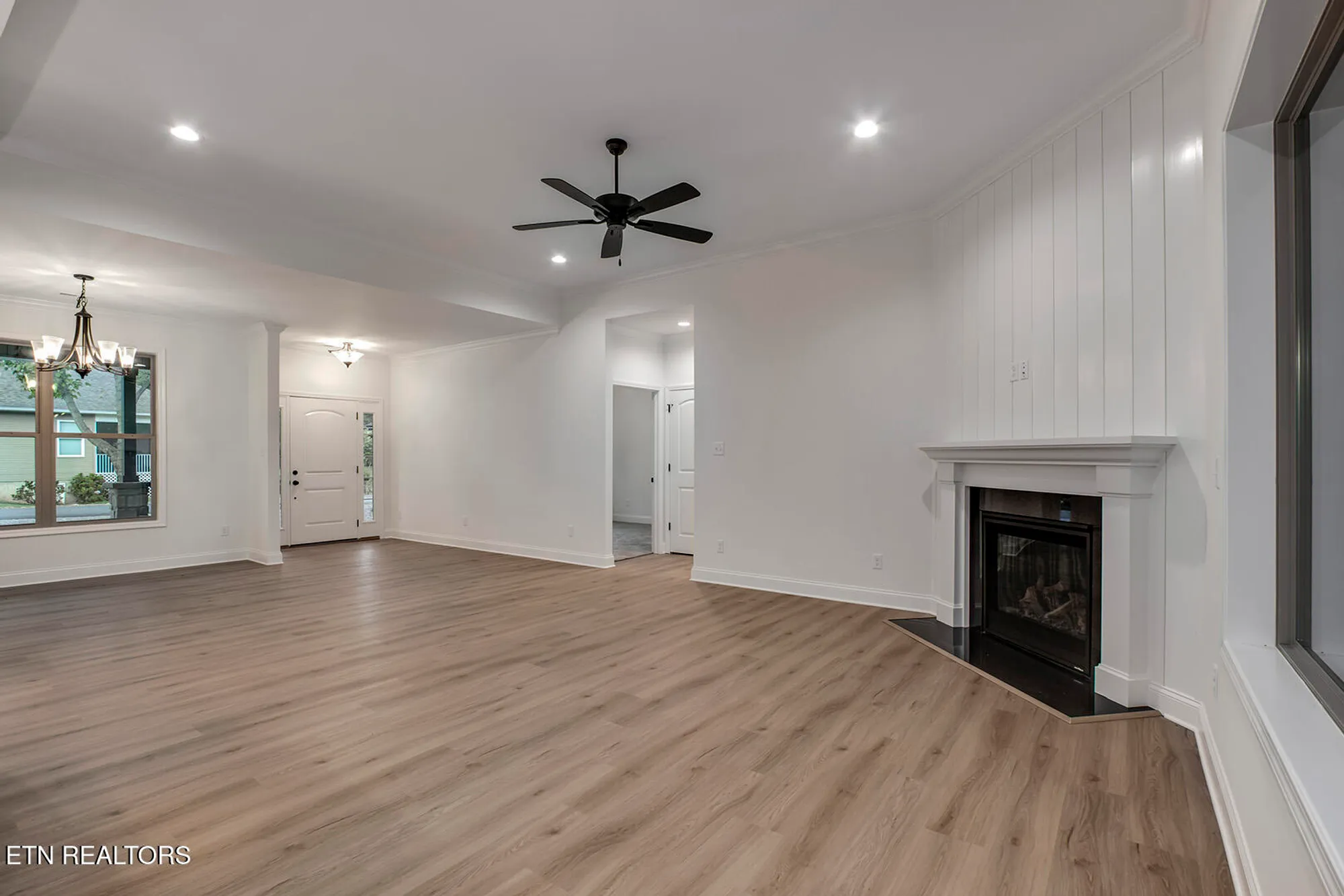 Property Slideshow image 10 of 58 | 172 utsesti way, Loudon, TN, 37774