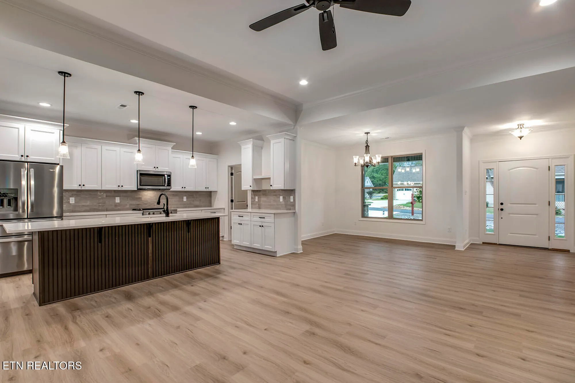 Property Slideshow image 11 of 58 | 172 utsesti way, Loudon, TN, 37774
