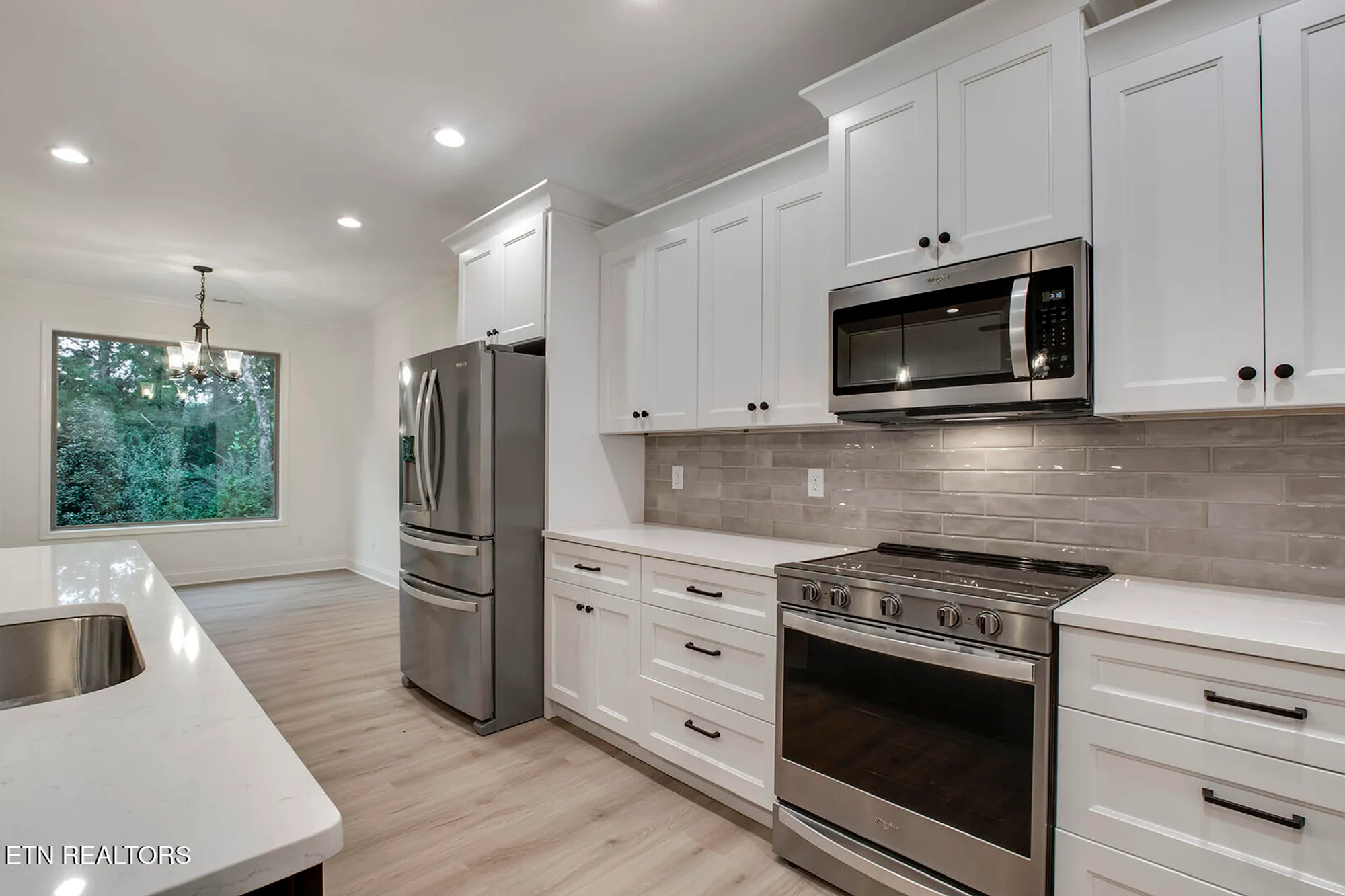 Property Slideshow image 17 of 58 | 172 utsesti way, Loudon, TN, 37774