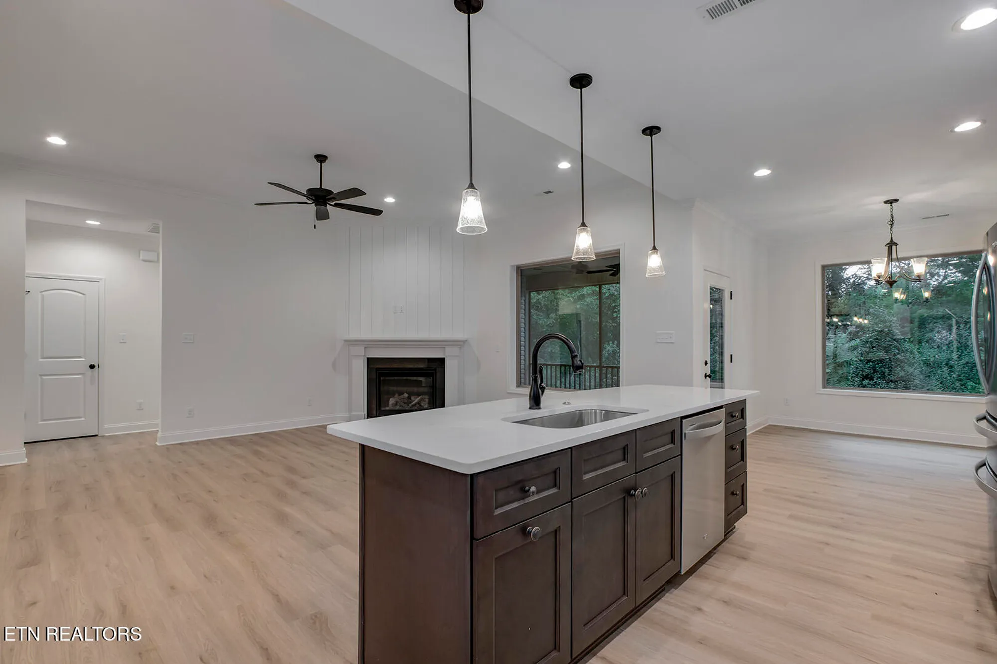 Property Slideshow image 18 of 58 | 172 utsesti way, Loudon, TN, 37774