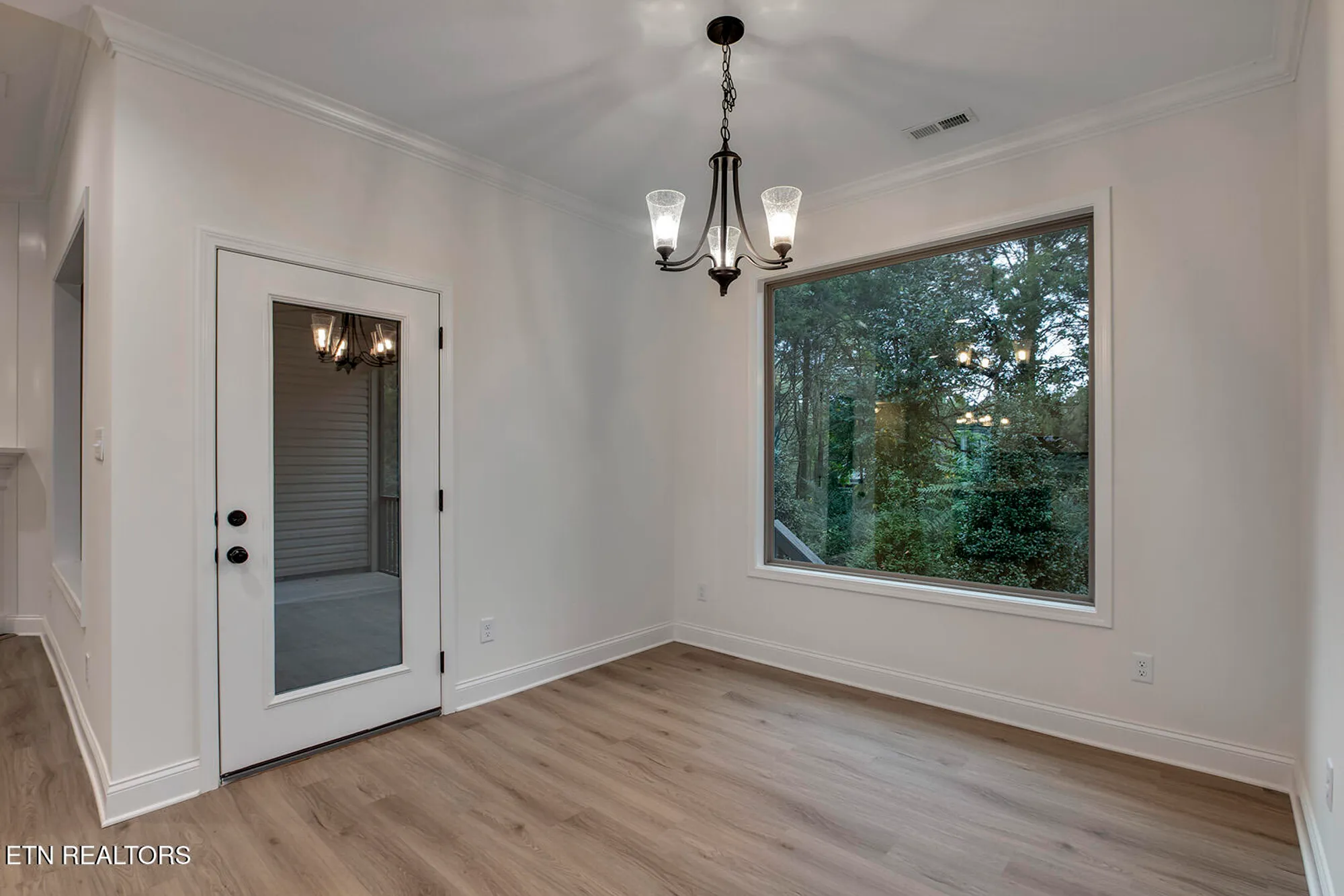 Property Slideshow image 20 of 58 | 172 utsesti way, Loudon, TN, 37774