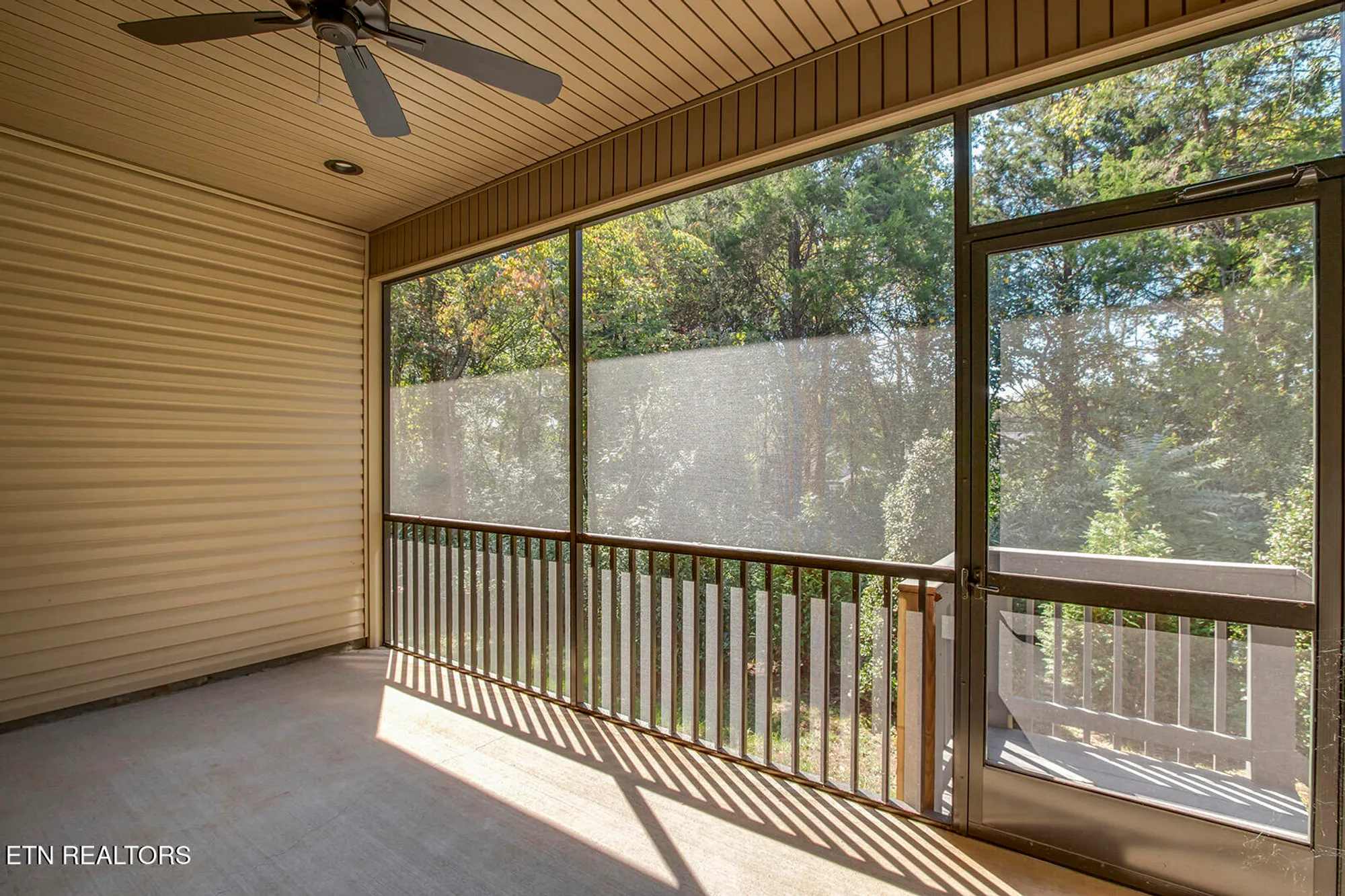 Property Slideshow image 21 of 58 | 172 utsesti way, Loudon, TN, 37774