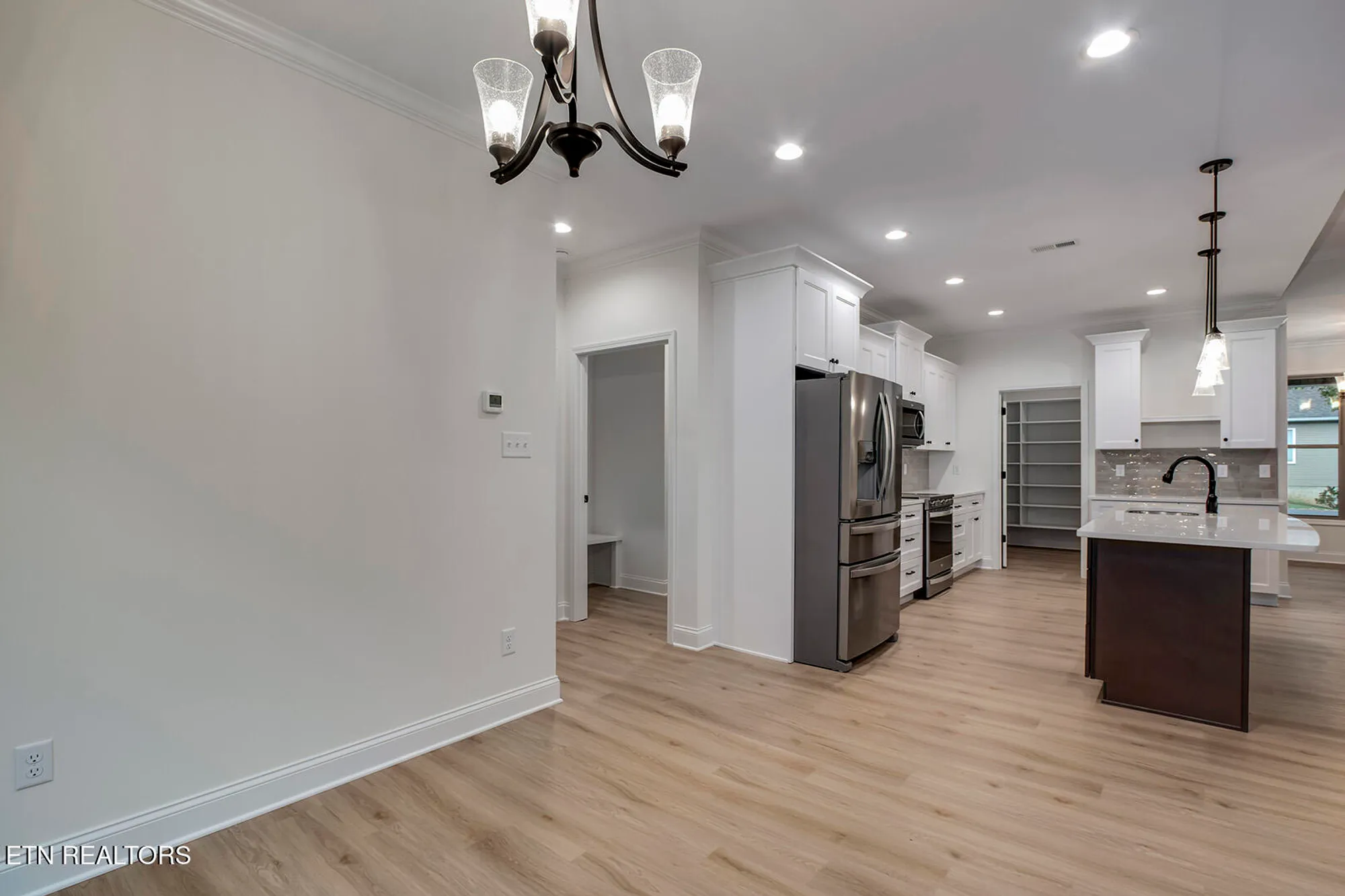 Property Slideshow image 23 of 58 | 172 utsesti way, Loudon, TN, 37774