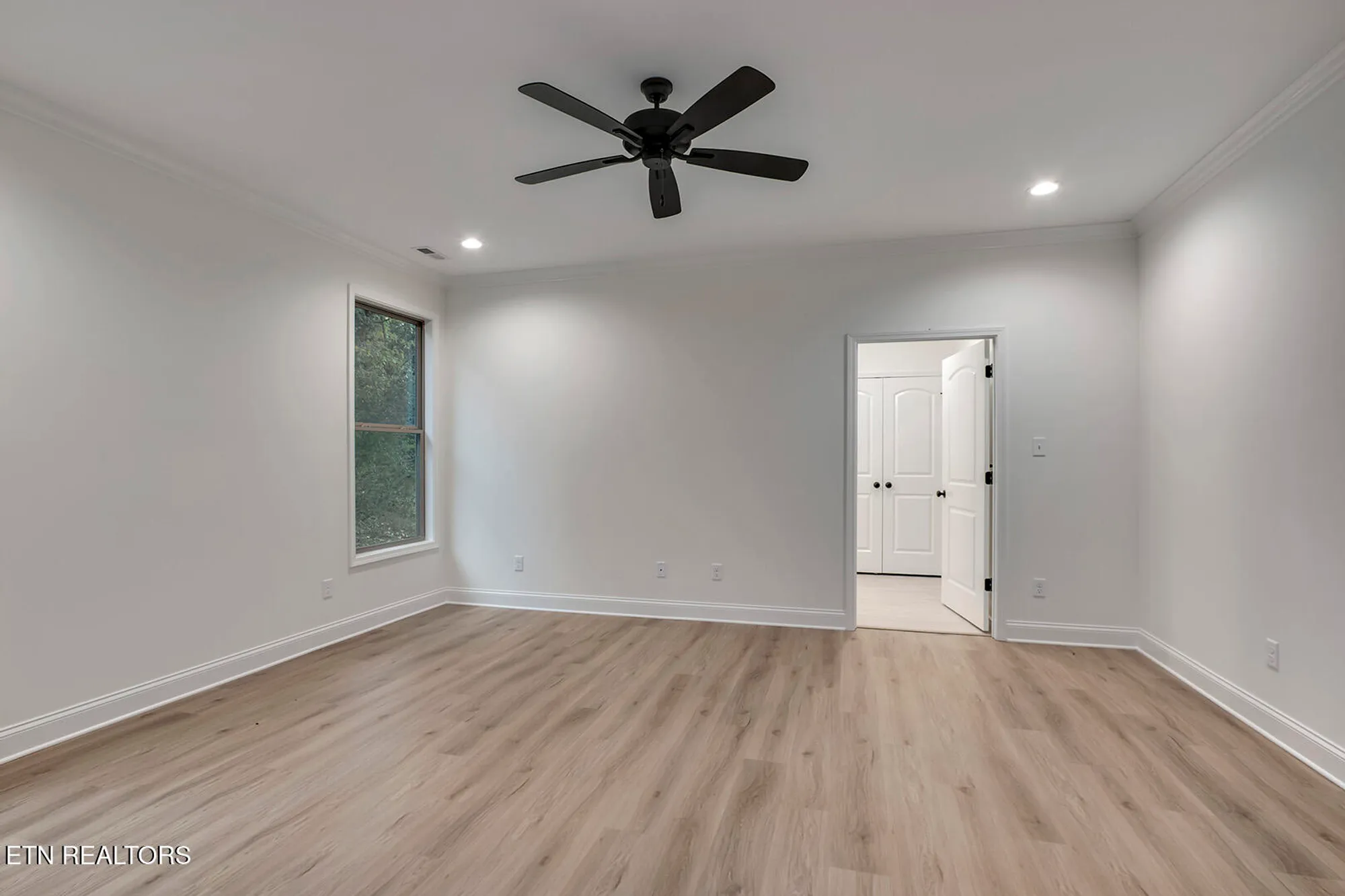 Property Slideshow image 26 of 58 | 172 utsesti way, Loudon, TN, 37774