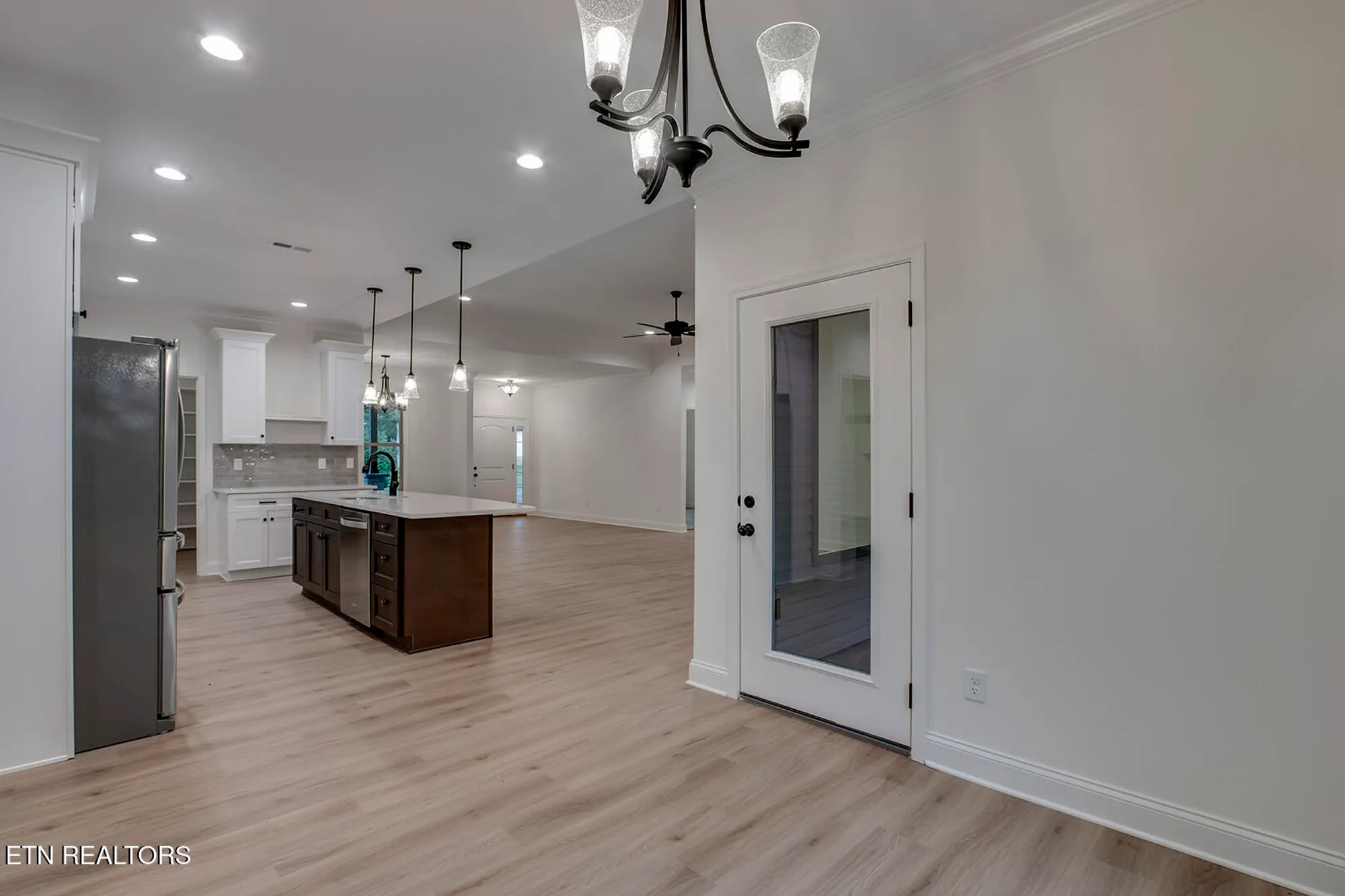 Property Slideshow image 31 of 58 | 172 utsesti way, Loudon, TN, 37774