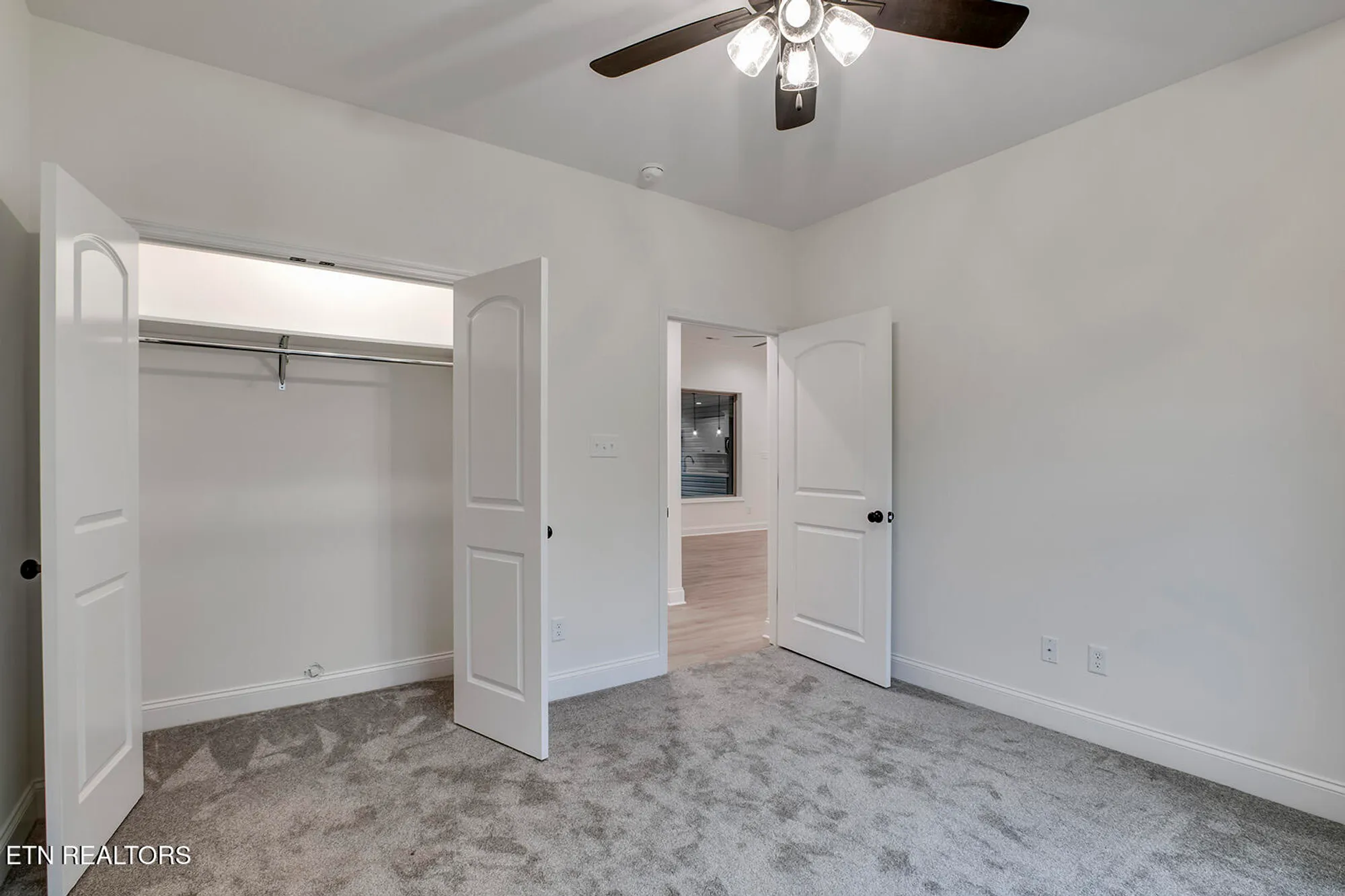 Property Slideshow image 34 of 58 | 172 utsesti way, Loudon, TN, 37774