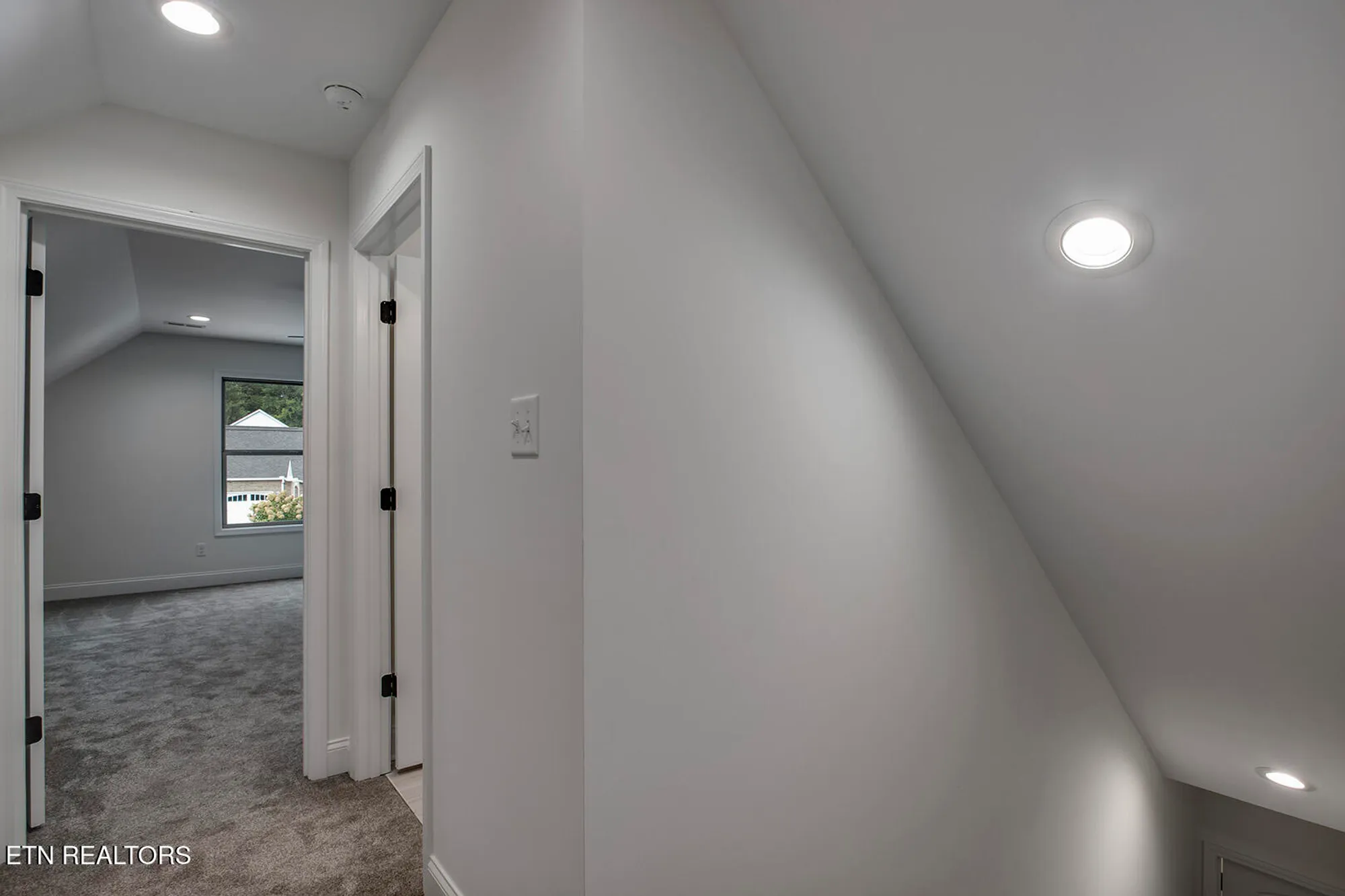 Property Slideshow image 41 of 58 | 172 utsesti way, Loudon, TN, 37774