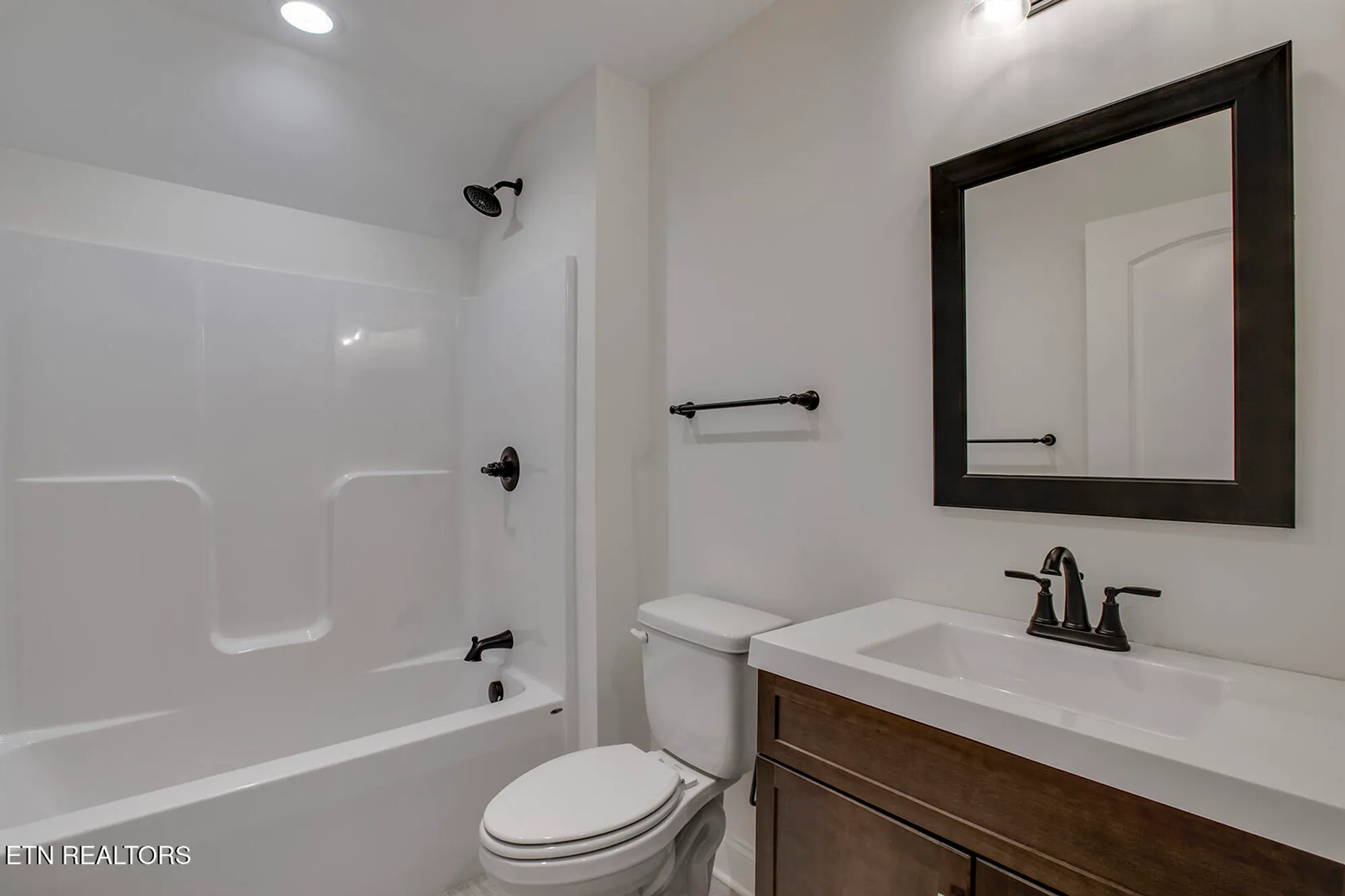 Property Slideshow image 42 of 58 | 172 utsesti way, Loudon, TN, 37774