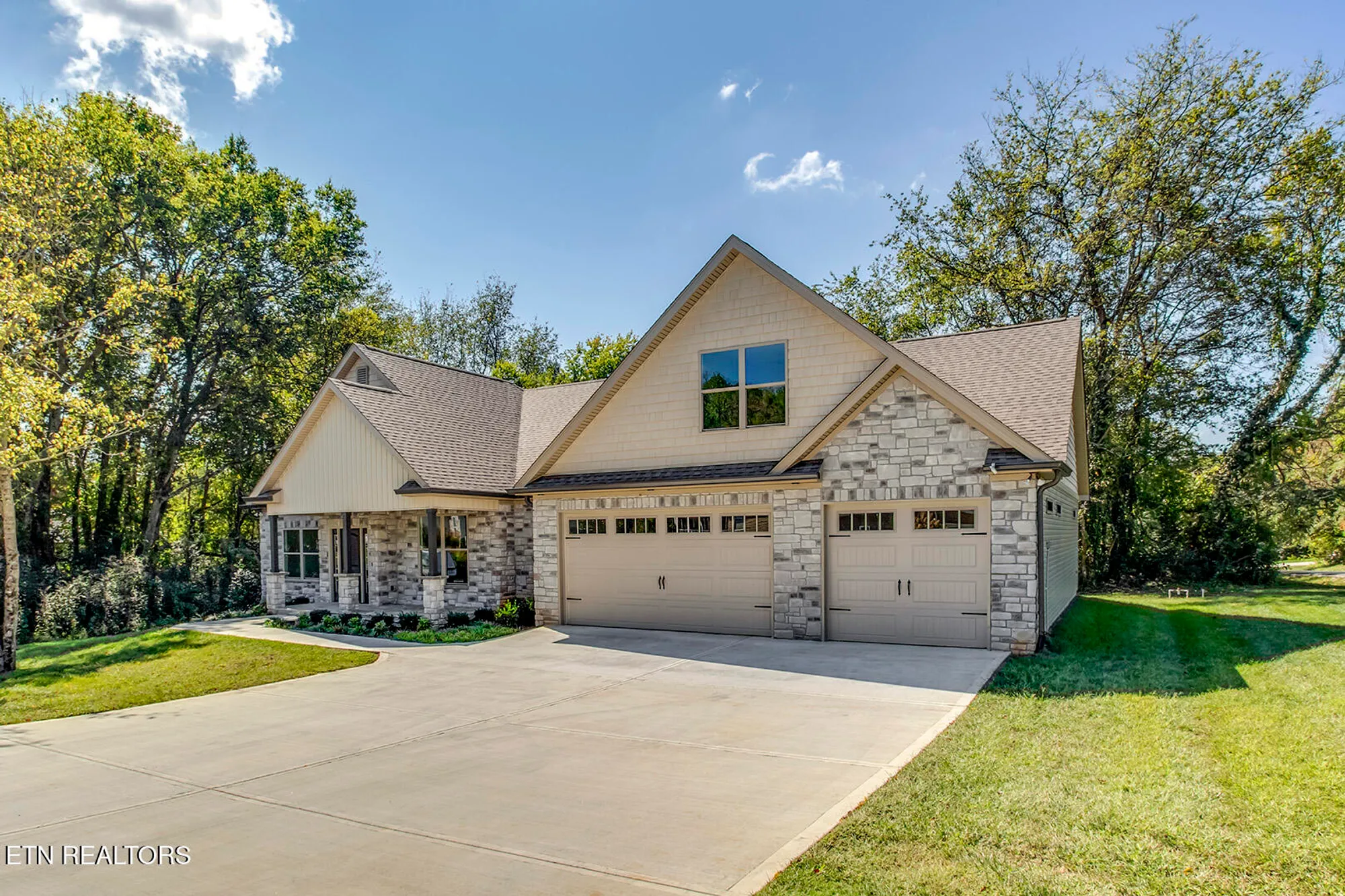 Property Slideshow image 51 of 58 | 172 utsesti way, Loudon, TN, 37774