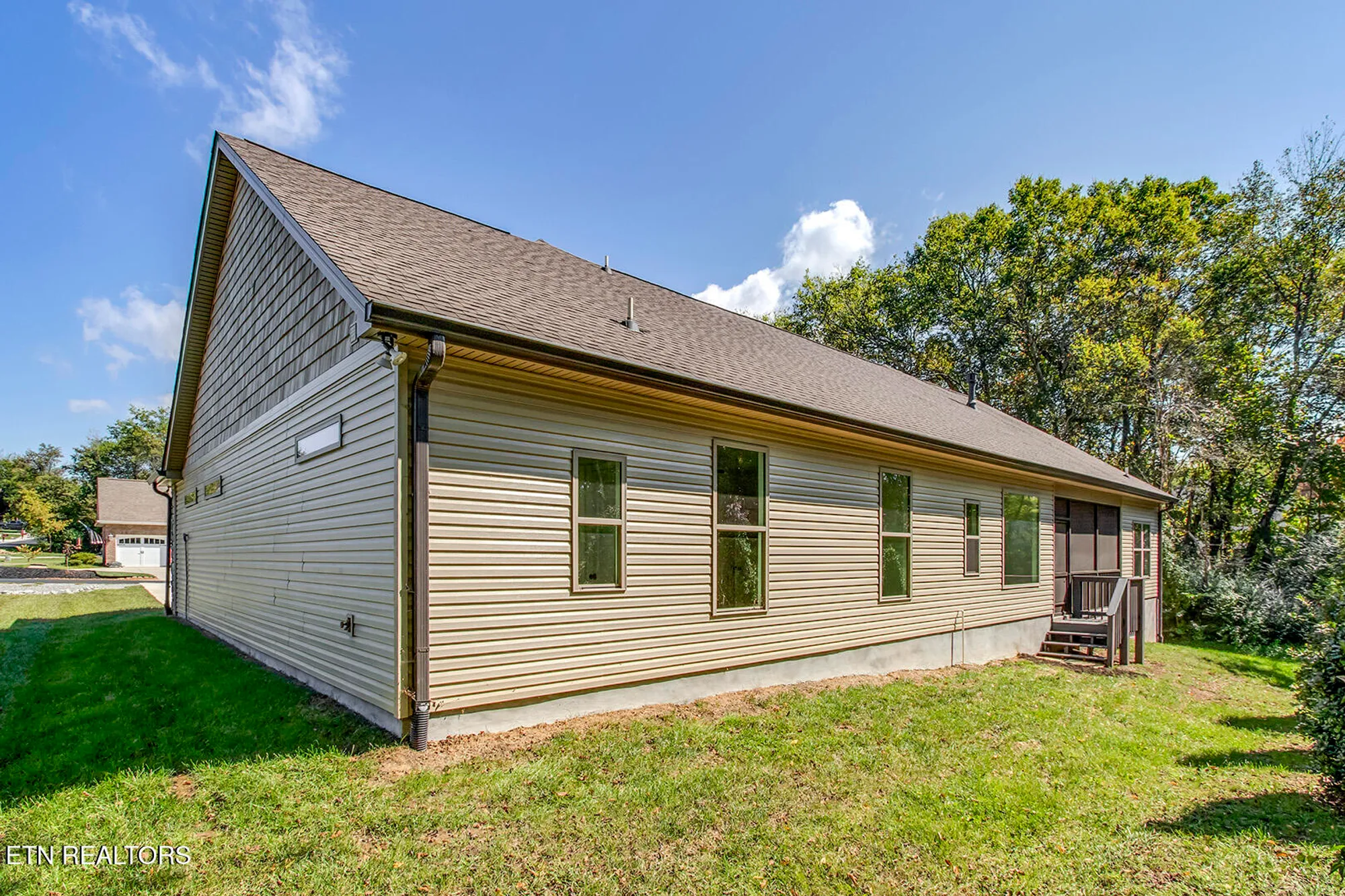 Property Slideshow image 54 of 58 | 172 utsesti way, Loudon, TN, 37774