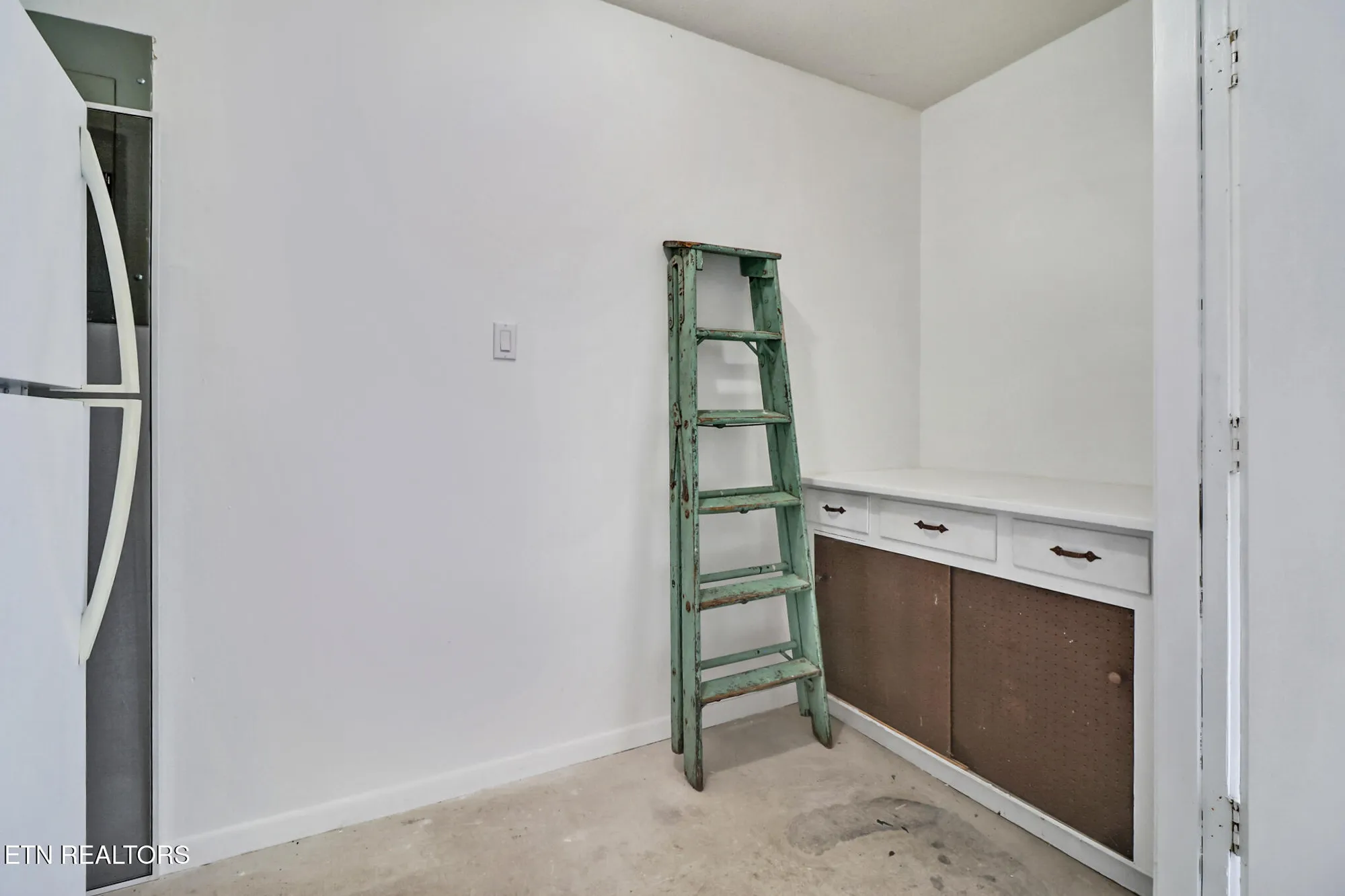 Property Slideshow image 31 of 32 | 130 dovenshire dr, Crossville, TN, 38558