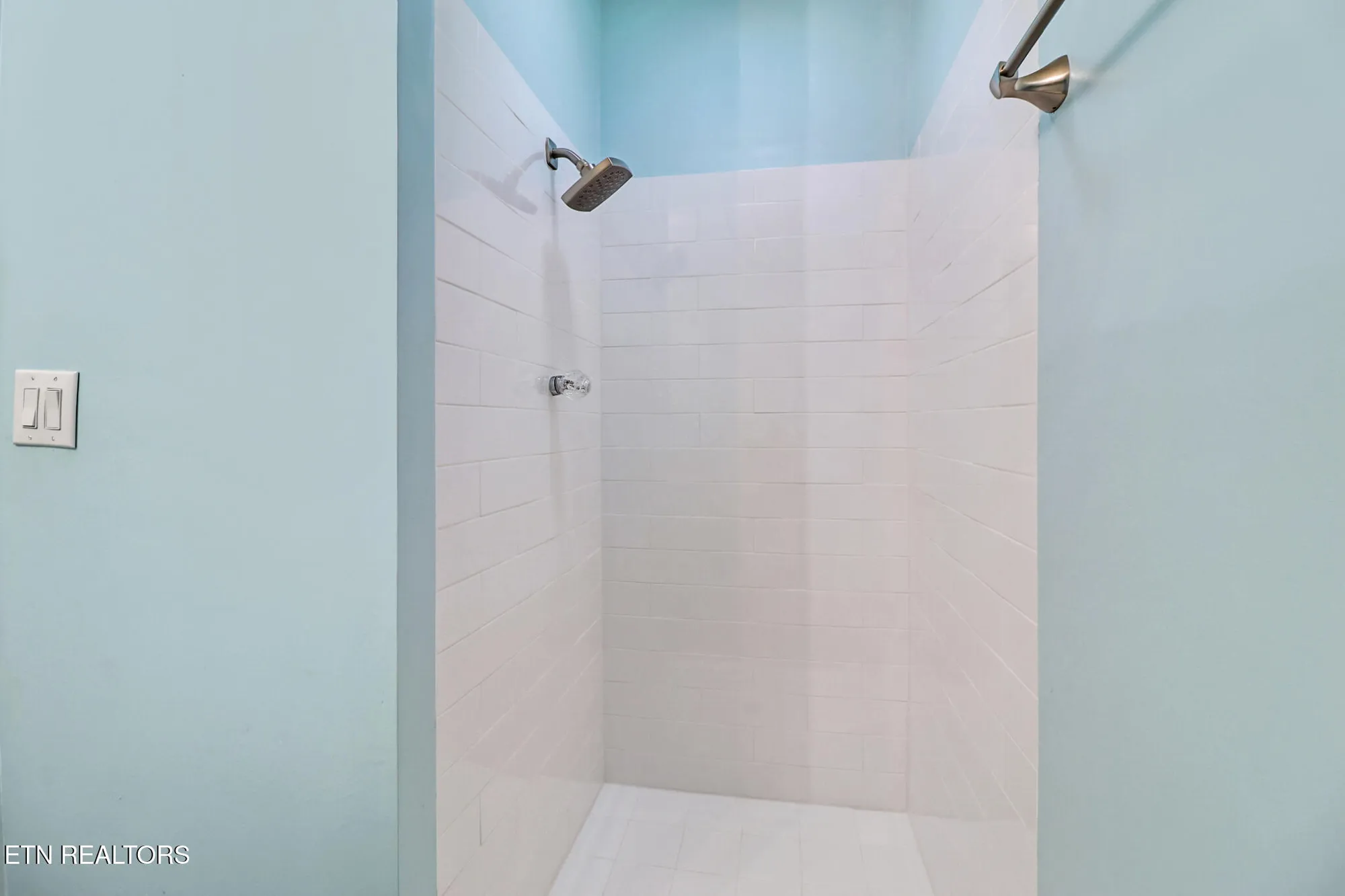 Property Slideshow image 27 of 32 | 130 dovenshire dr, Crossville, TN, 38558