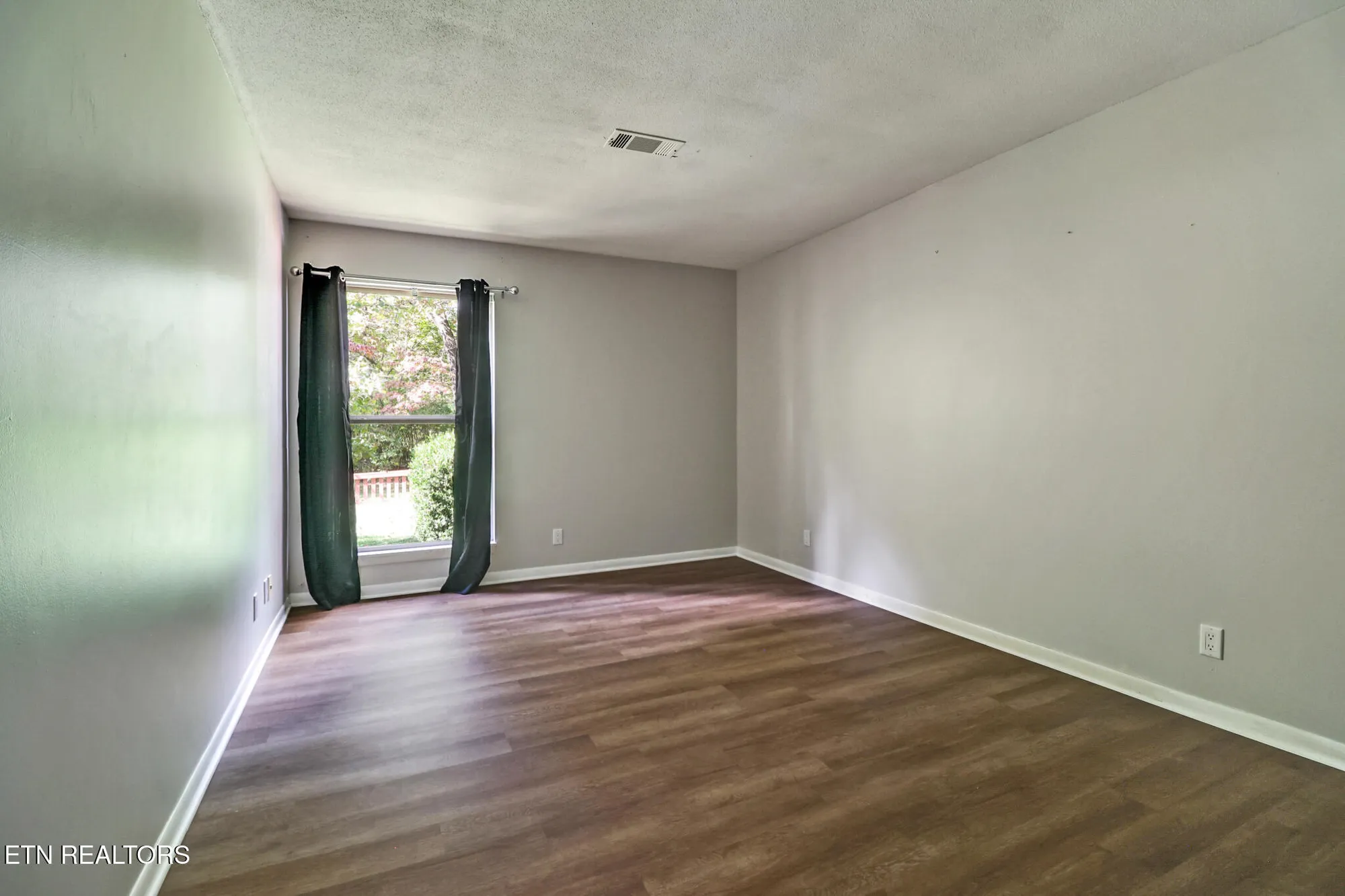 Property Slideshow image 23 of 32 | 130 dovenshire dr, Crossville, TN, 38558