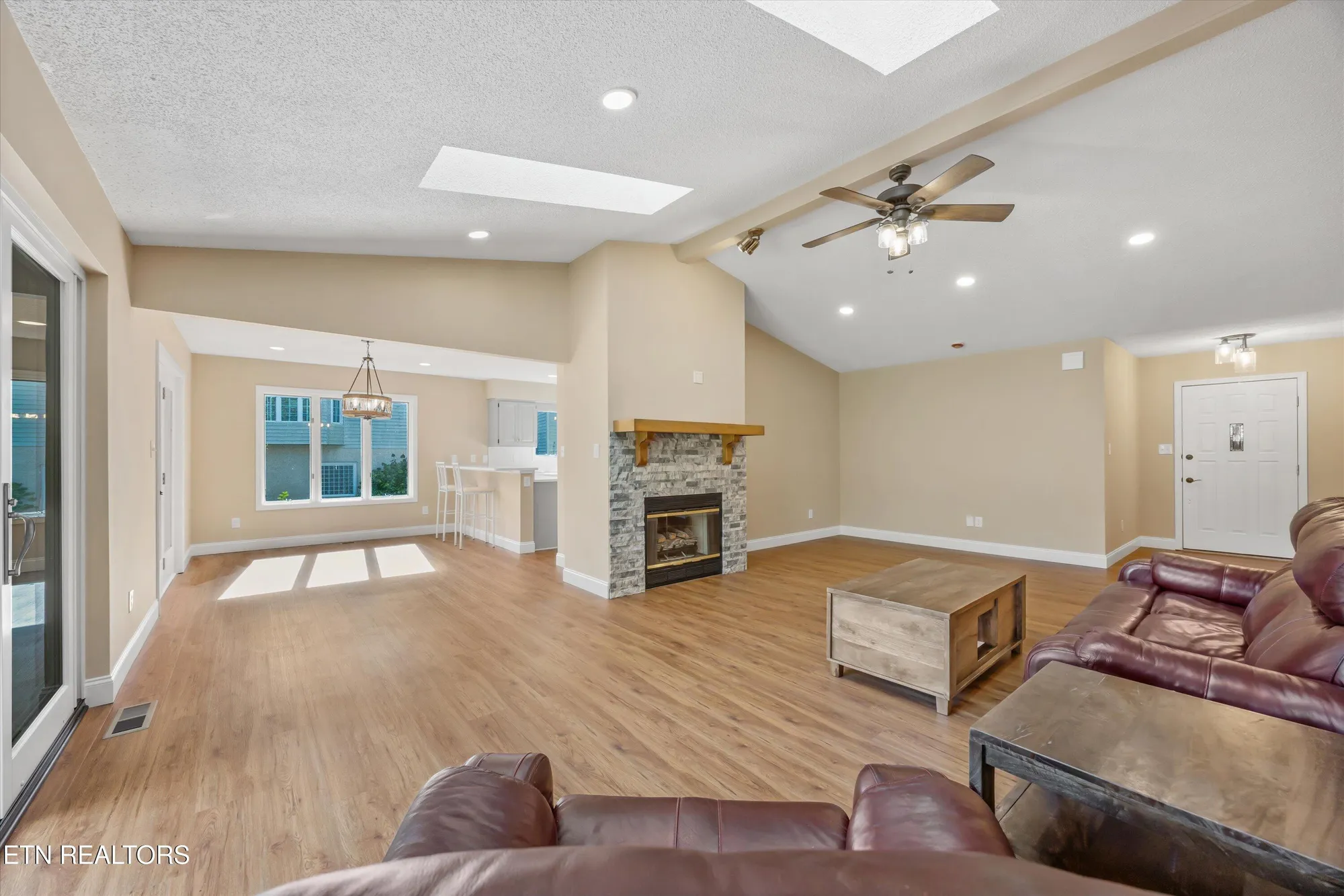 Property Slideshow image 6 of 44 | 146 talah way, Loudon, TN, 37774