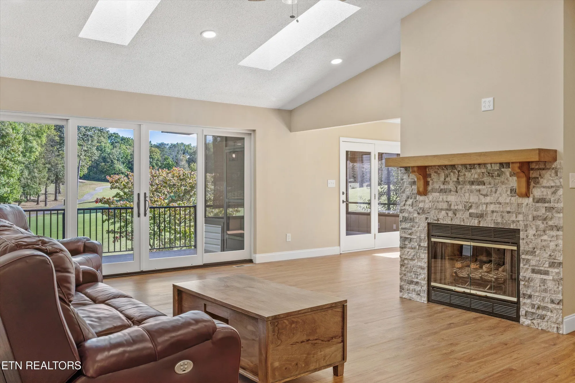 Property Slideshow image 4 of 44 | 146 talah way, Loudon, TN, 37774