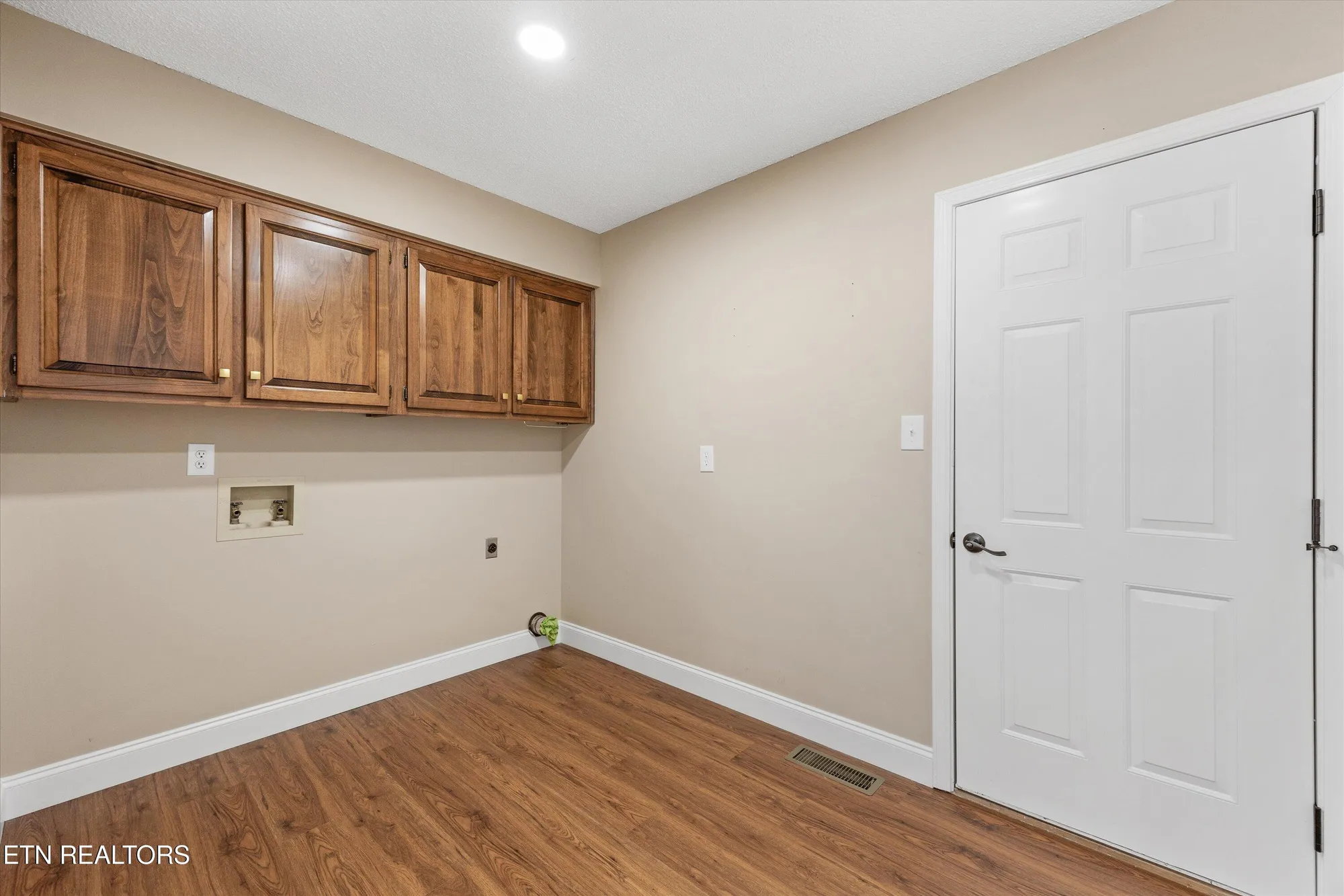 Property Slideshow image 16 of 44 | 146 talah way, Loudon, TN, 37774