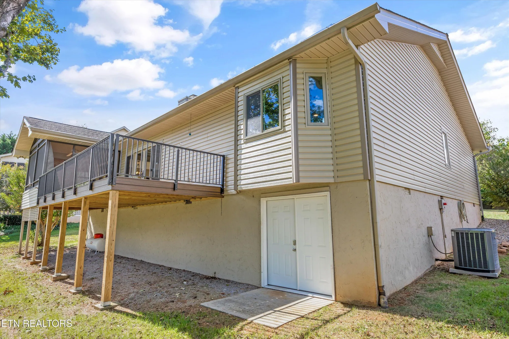 Property Slideshow image 26 of 44 | 146 talah way, Loudon, TN, 37774