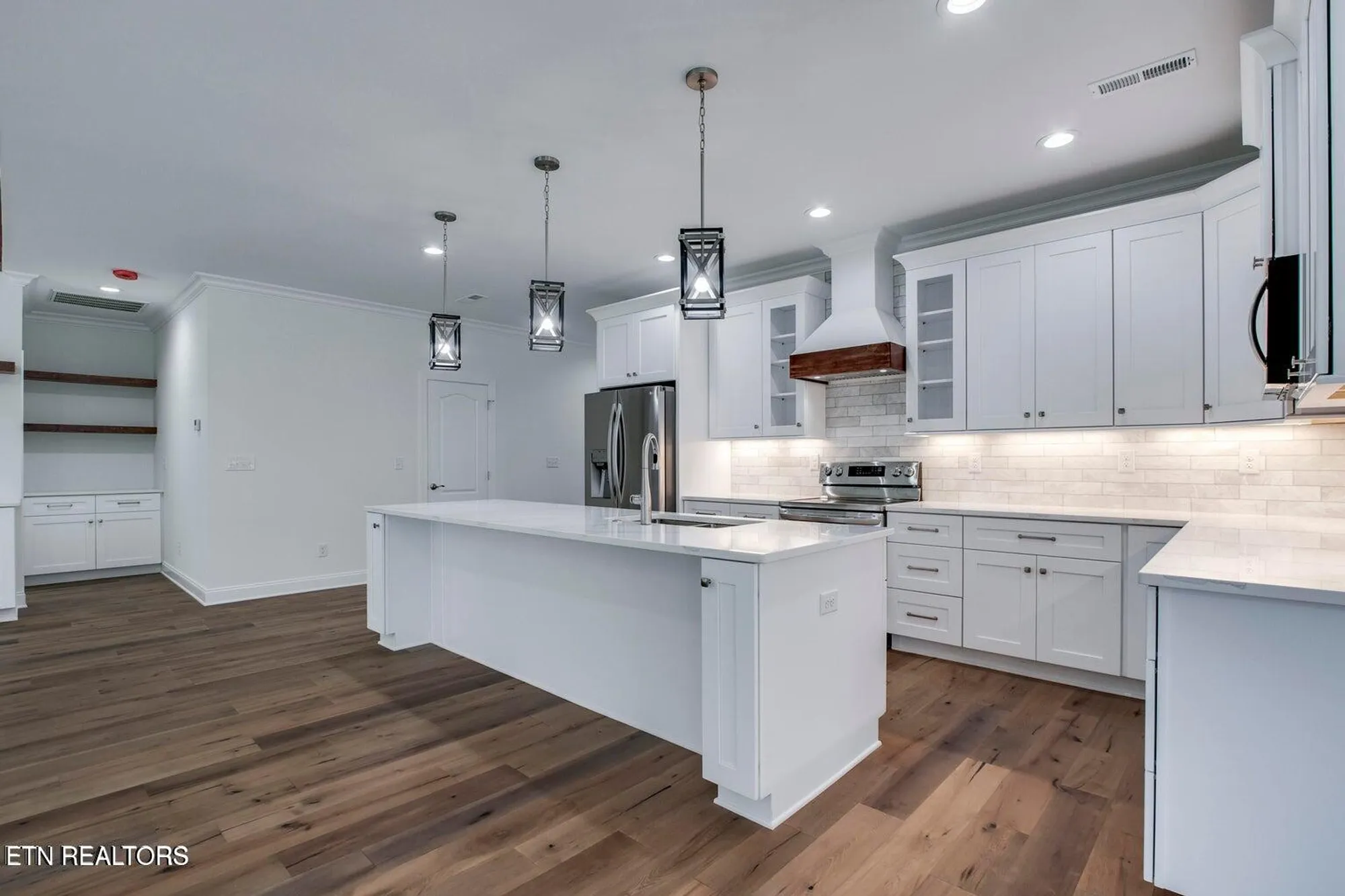 Property Slideshow image 16 of 47 | 297 dudala way, Loudon, TN, 37774