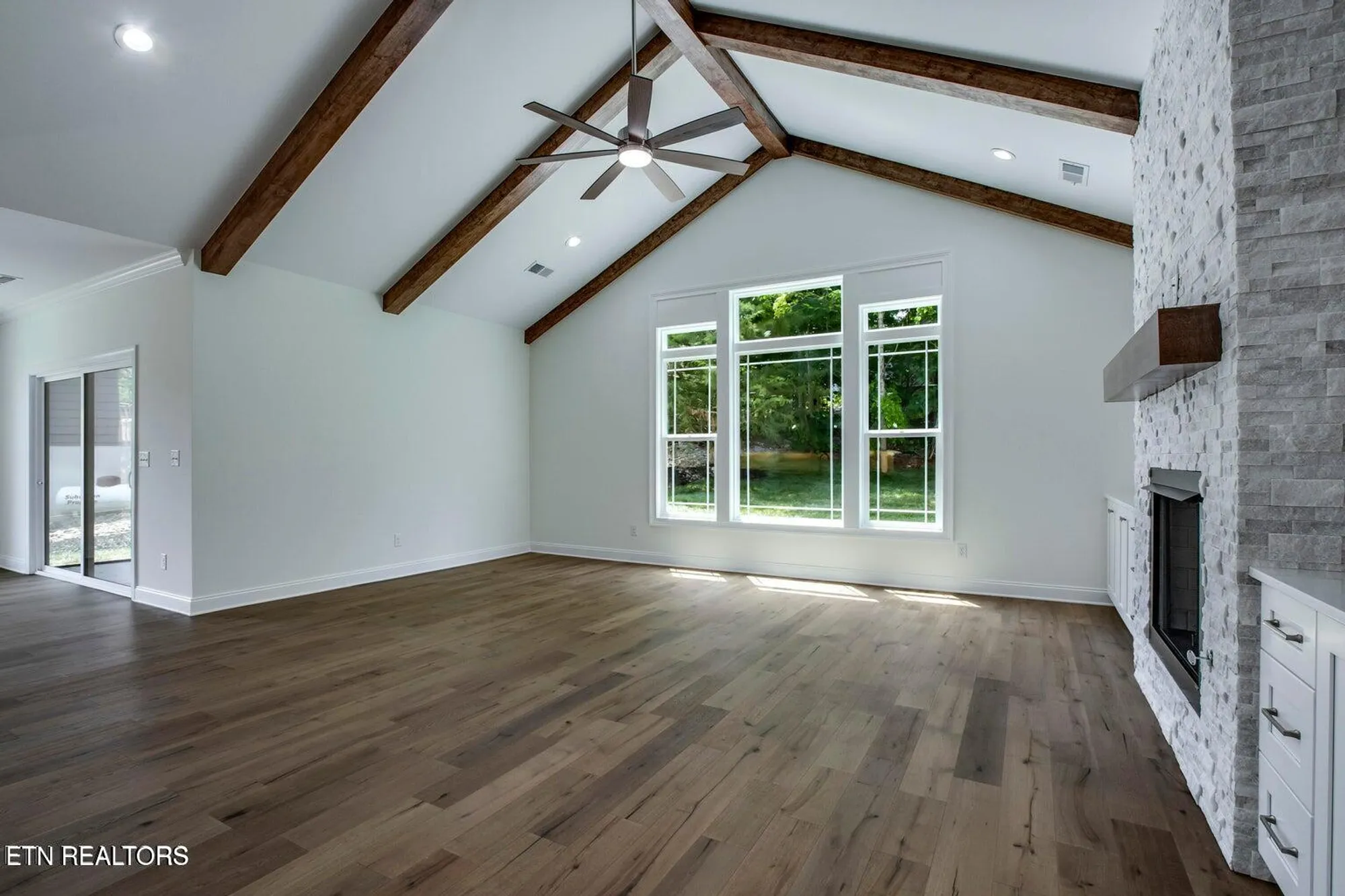 Property Slideshow image 9 of 47 | 297 dudala way, Loudon, TN, 37774