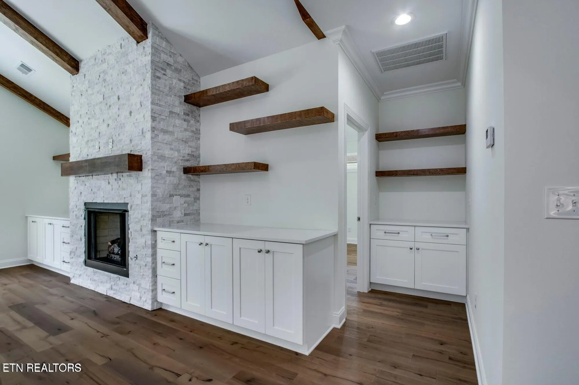 Property Slideshow image 10 of 47 | 297 dudala way, Loudon, TN, 37774