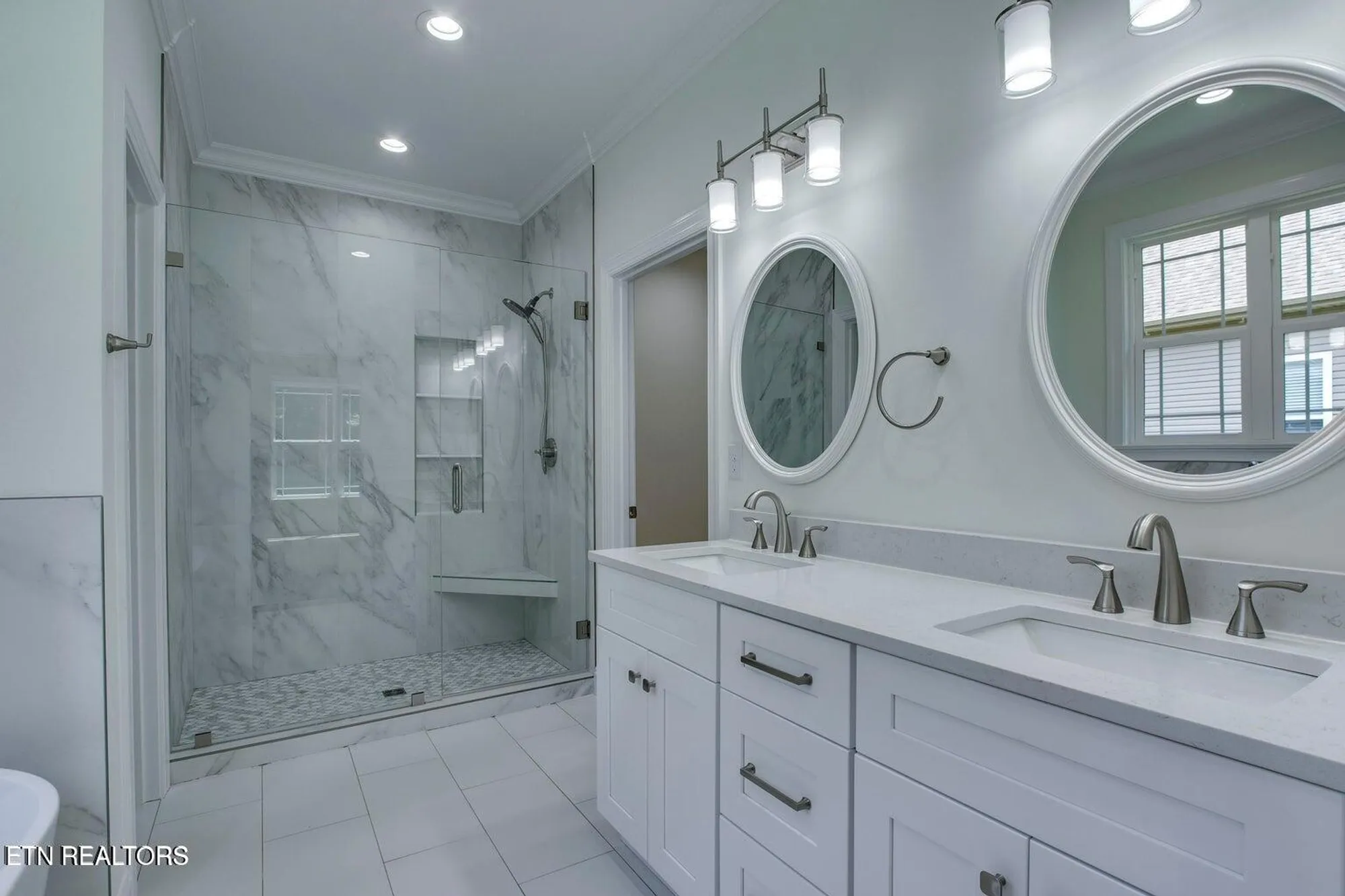 Property Slideshow image 28 of 47 | 297 dudala way, Loudon, TN, 37774