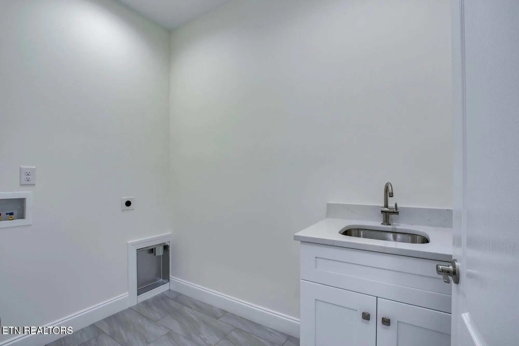 Property Slideshow image 37 of 47 | 297 dudala way, Loudon, TN, 37774