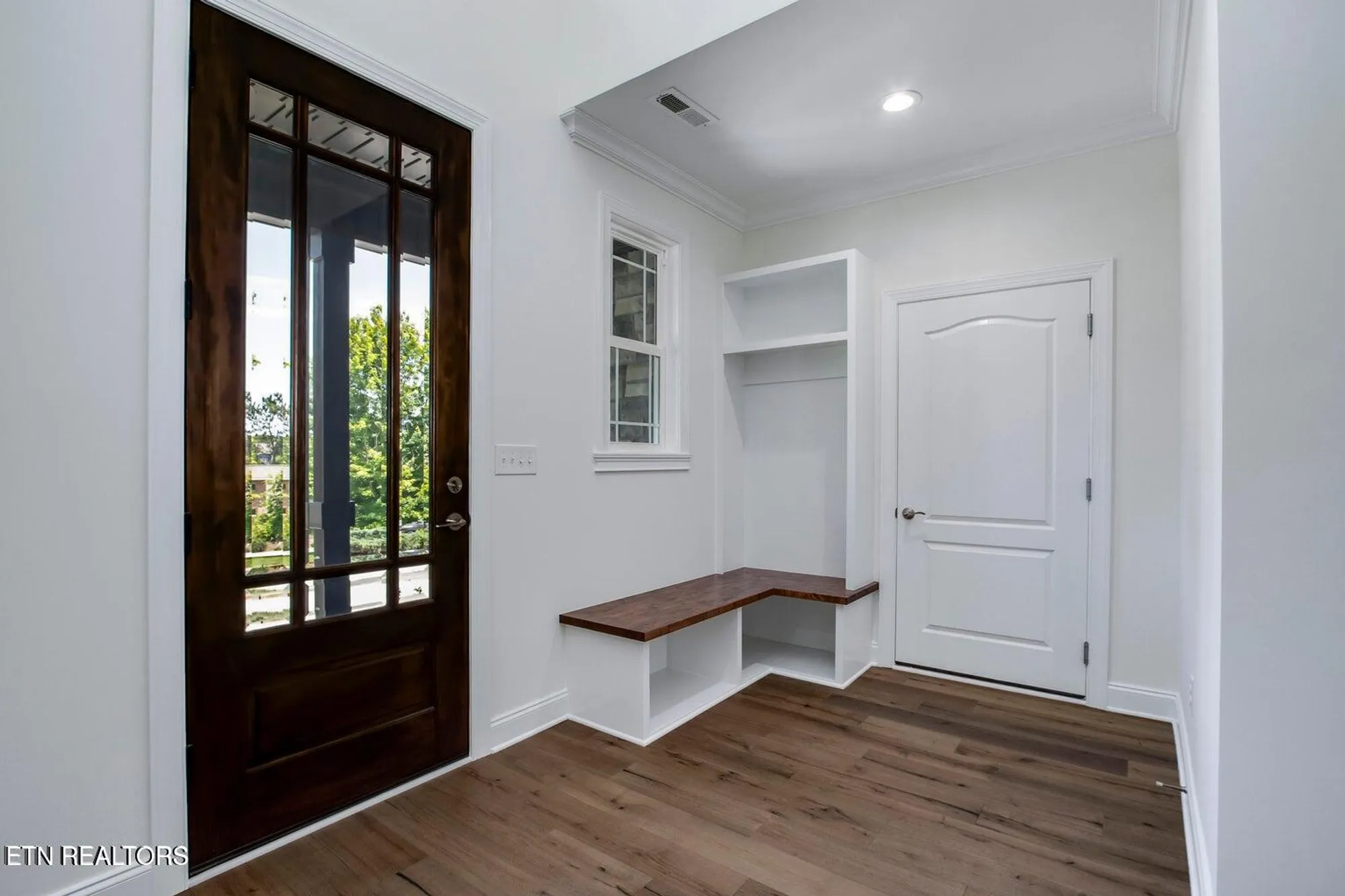 Property Slideshow image 6 of 47 | 297 dudala way, Loudon, TN, 37774