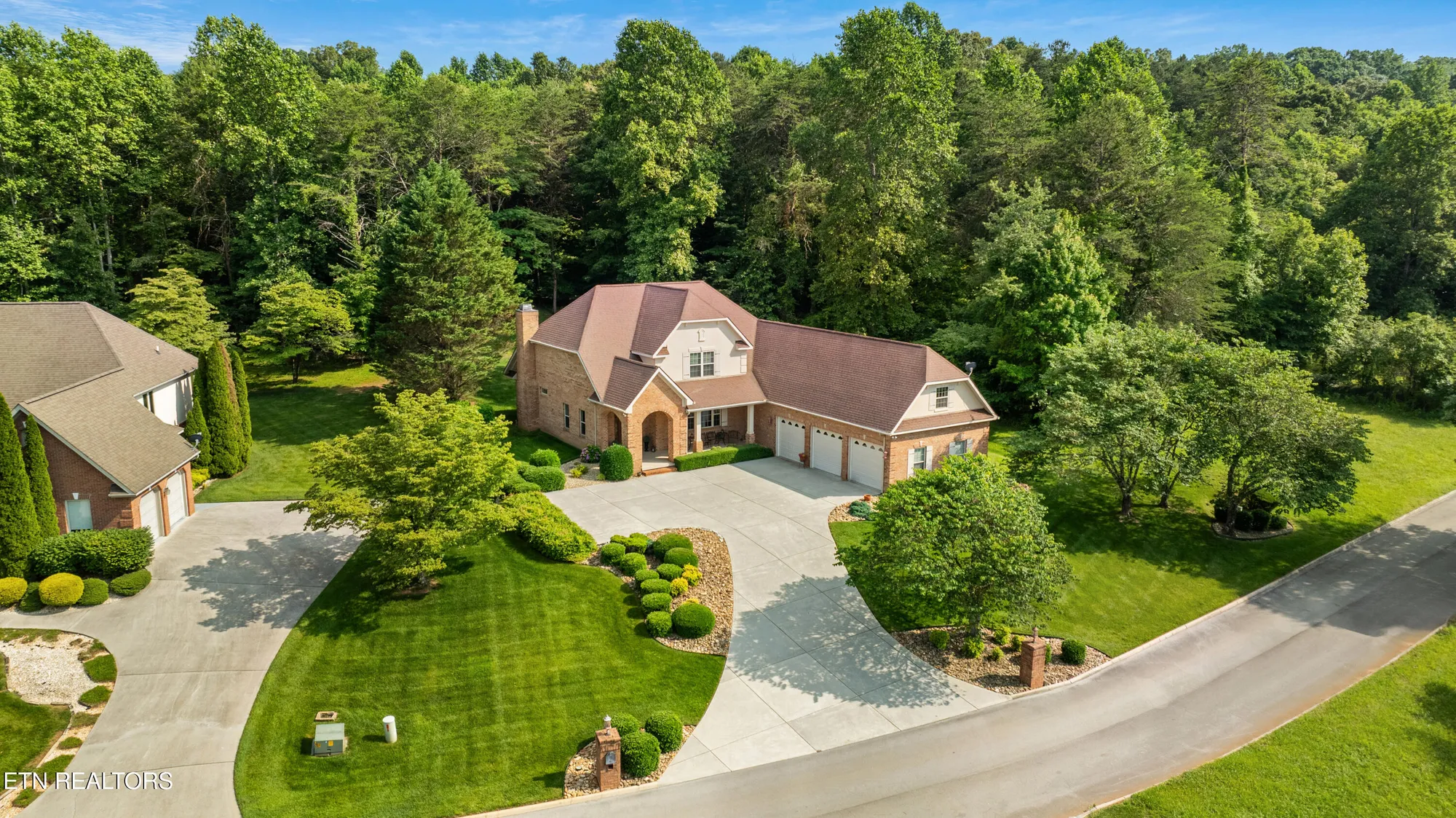 Property Slideshow image 3 of 40 | 725 wood duck dr, Vonore, TN, 37885
