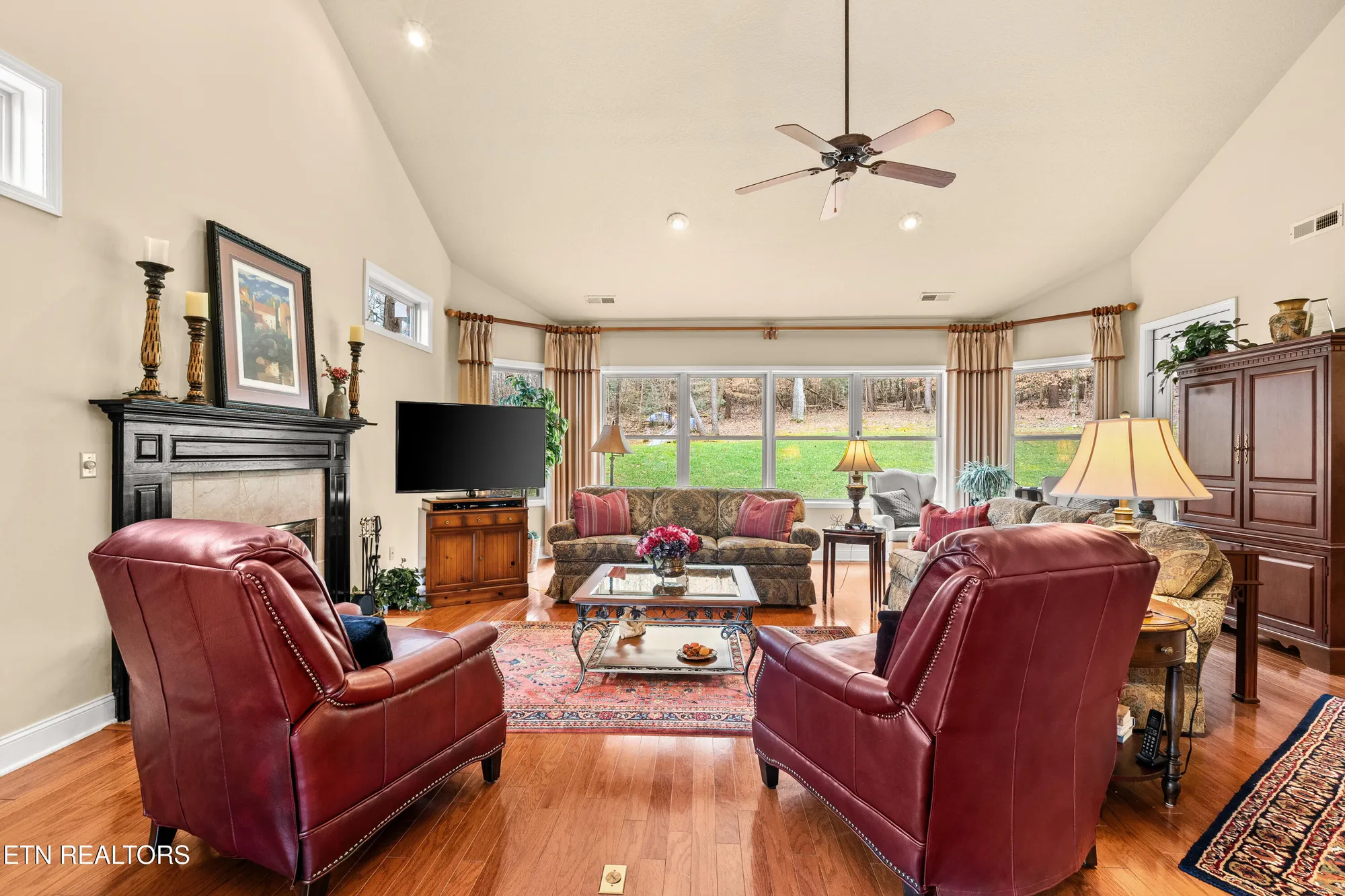 Property Slideshow image 10 of 40 | 725 wood duck dr, Vonore, TN, 37885