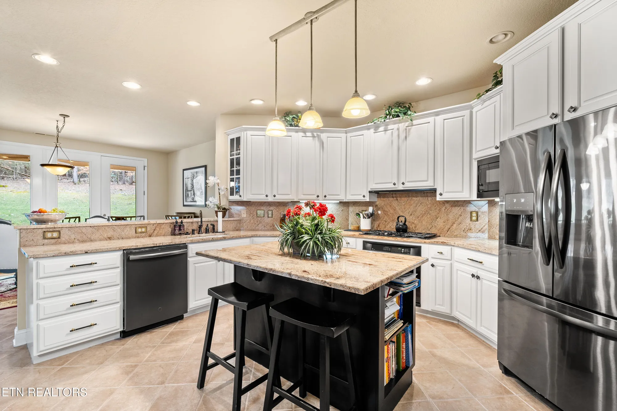 Property Slideshow image 16 of 40 | 725 wood duck dr, Vonore, TN, 37885