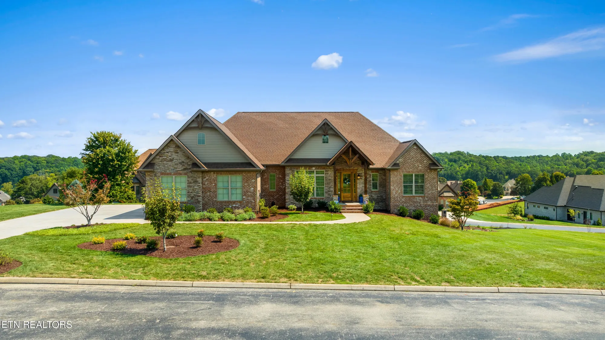 Property Slideshow image 3 of 49 | 320 watercrest dr, Vonore, TN, 37885