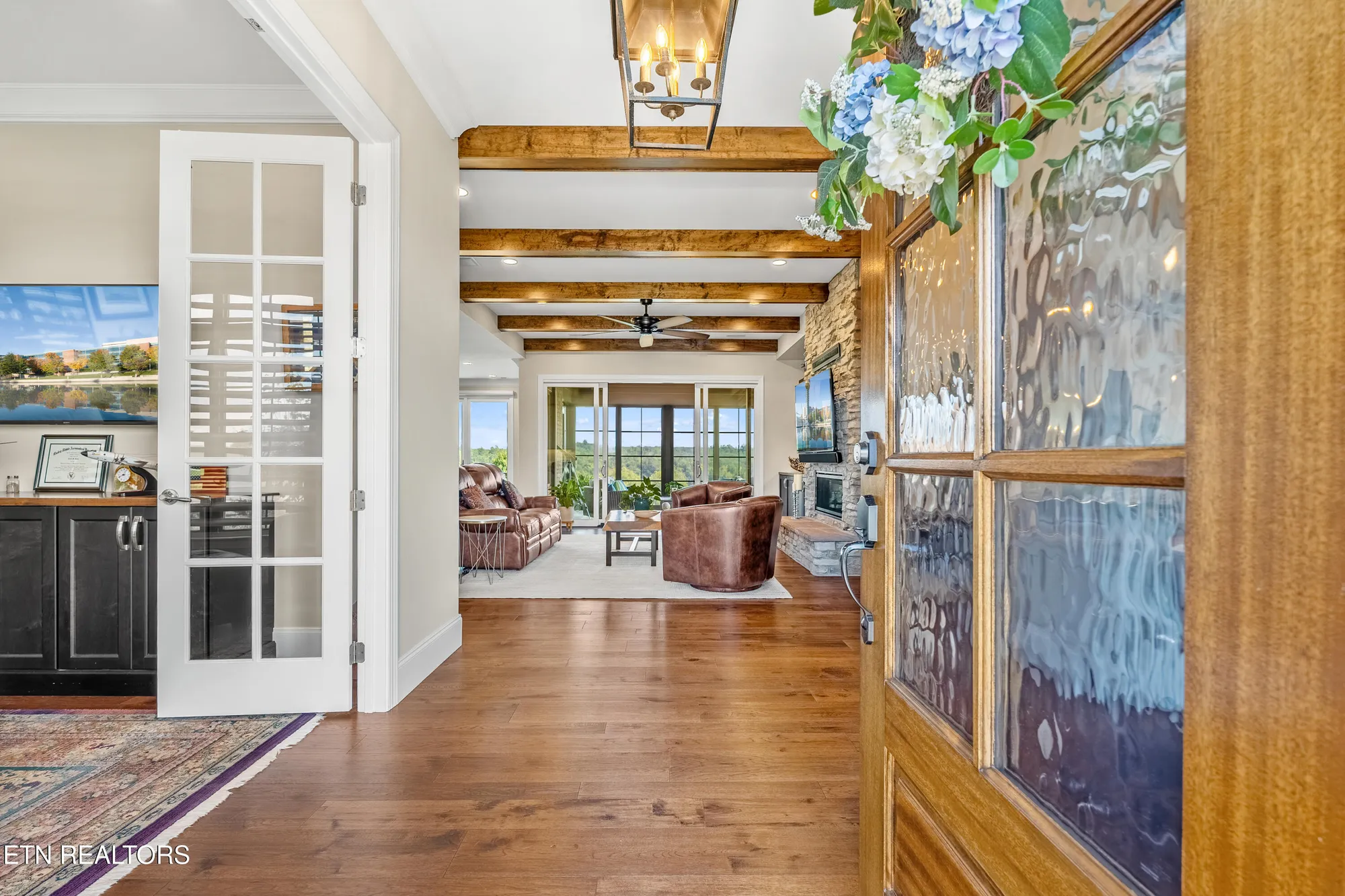 Property Slideshow image 9 of 49 | 320 watercrest dr, Vonore, TN, 37885