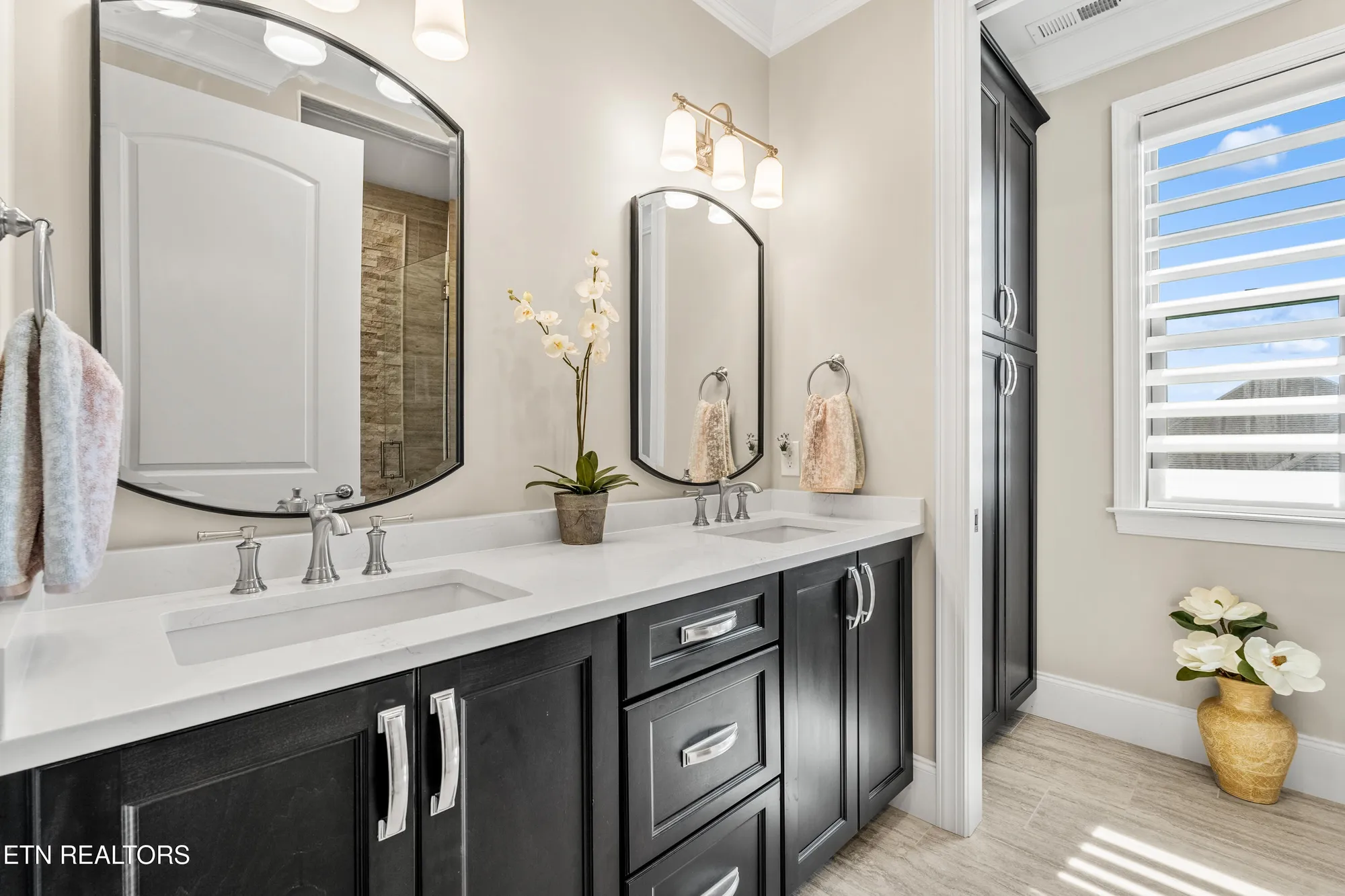 Property Slideshow image 16 of 49 | 320 watercrest dr, Vonore, TN, 37885