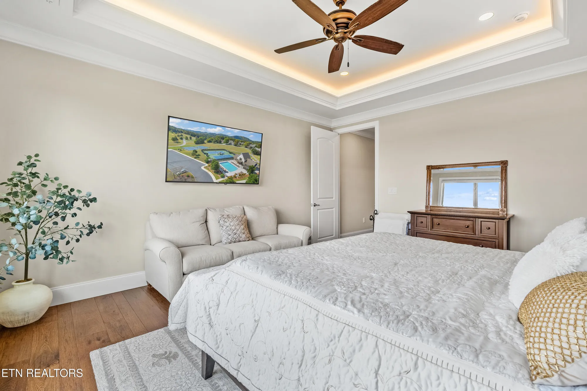 Property Slideshow image 21 of 49 | 320 watercrest dr, Vonore, TN, 37885