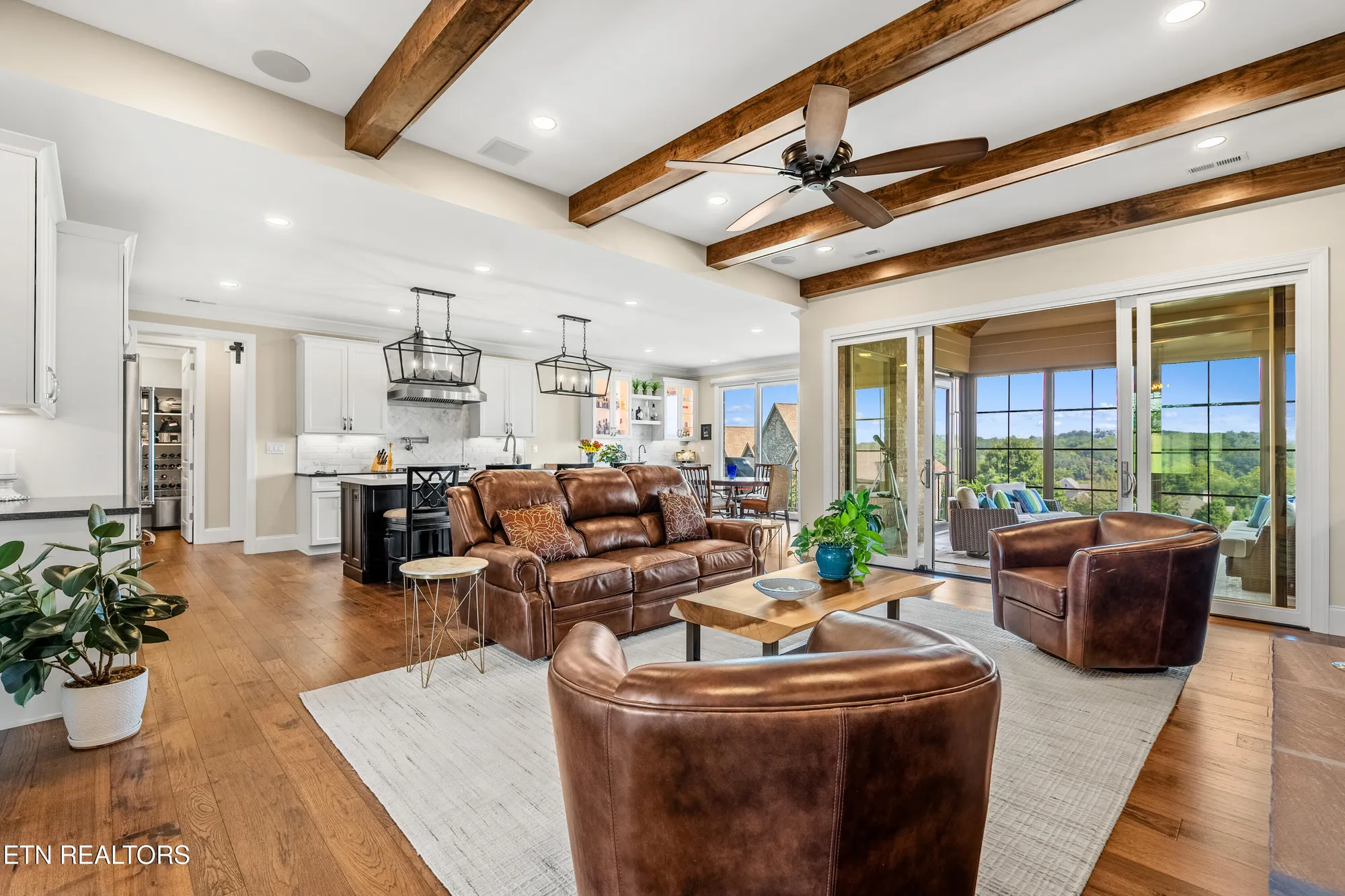 Property Slideshow image 32 of 49 | 320 watercrest dr, Vonore, TN, 37885