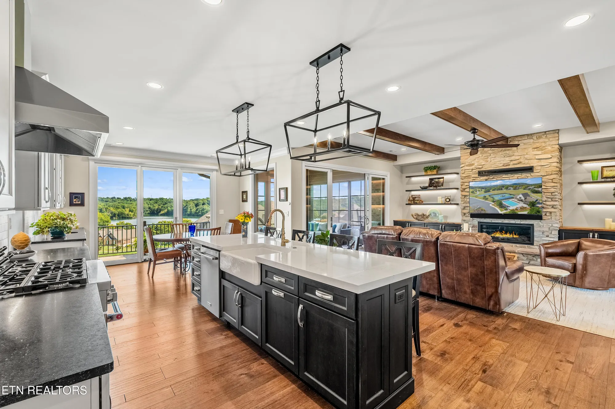 Property Slideshow image 37 of 49 | 320 watercrest dr, Vonore, TN, 37885