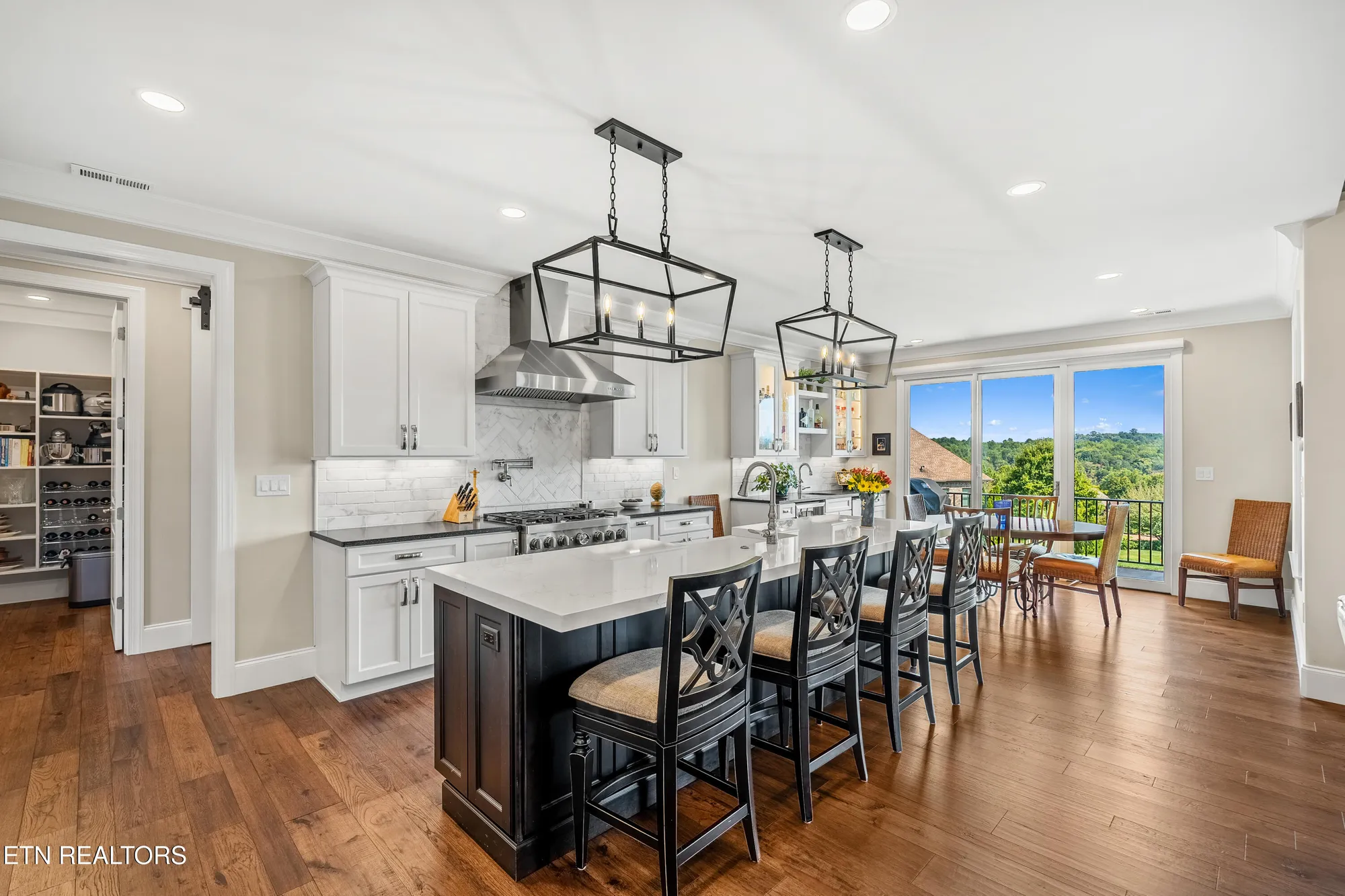 Property Slideshow image 38 of 49 | 320 watercrest dr, Vonore, TN, 37885