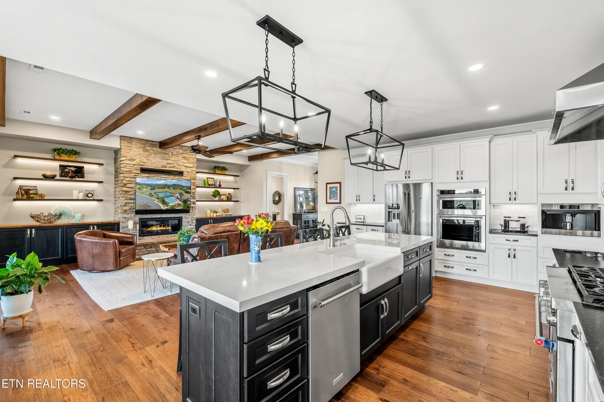 Property Slideshow image 34 of 49 | 320 watercrest dr, Vonore, TN, 37885