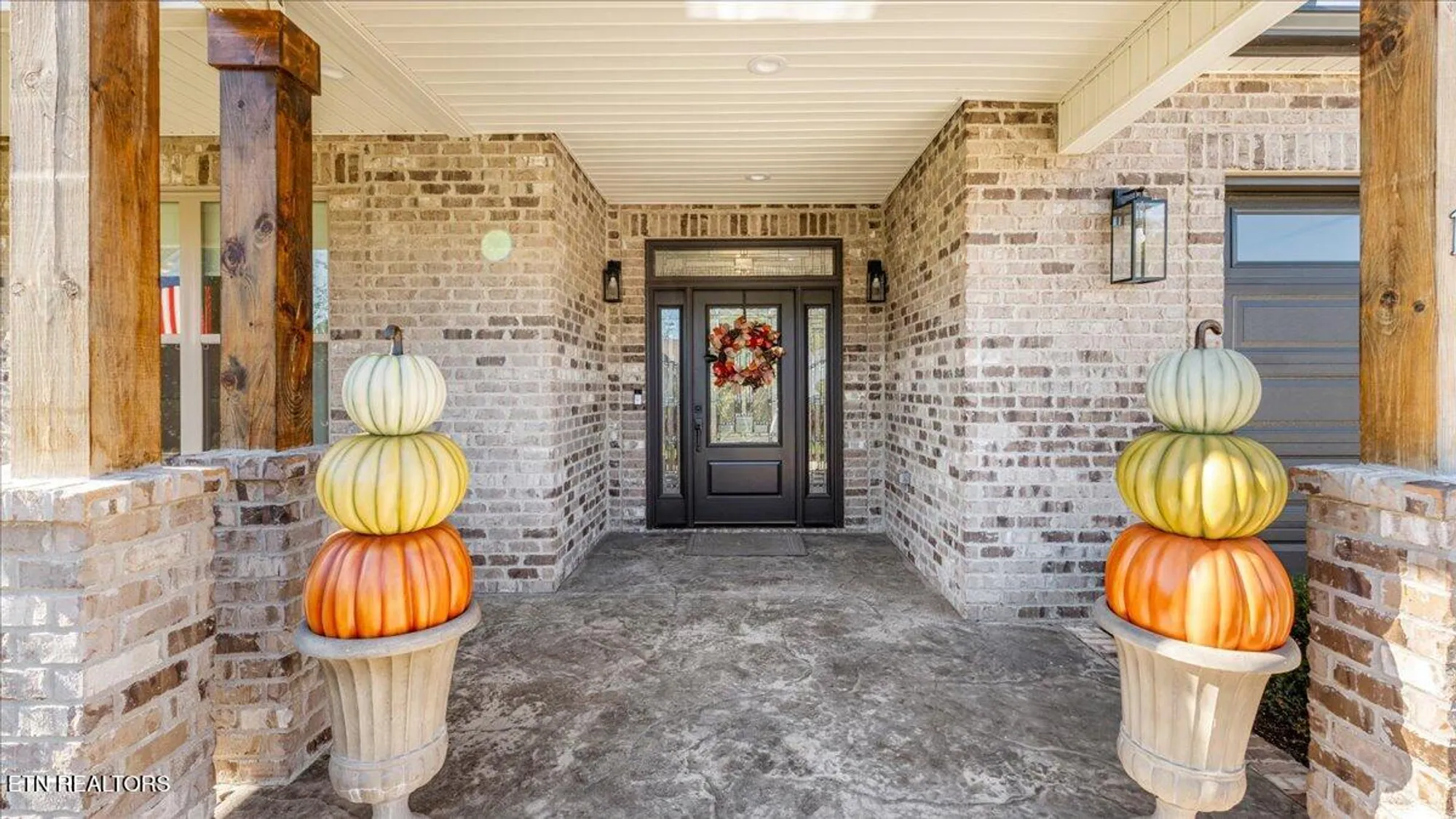 Property Slideshow image 3 of 45 | 140 utsesti way, Loudon, TN, 37774