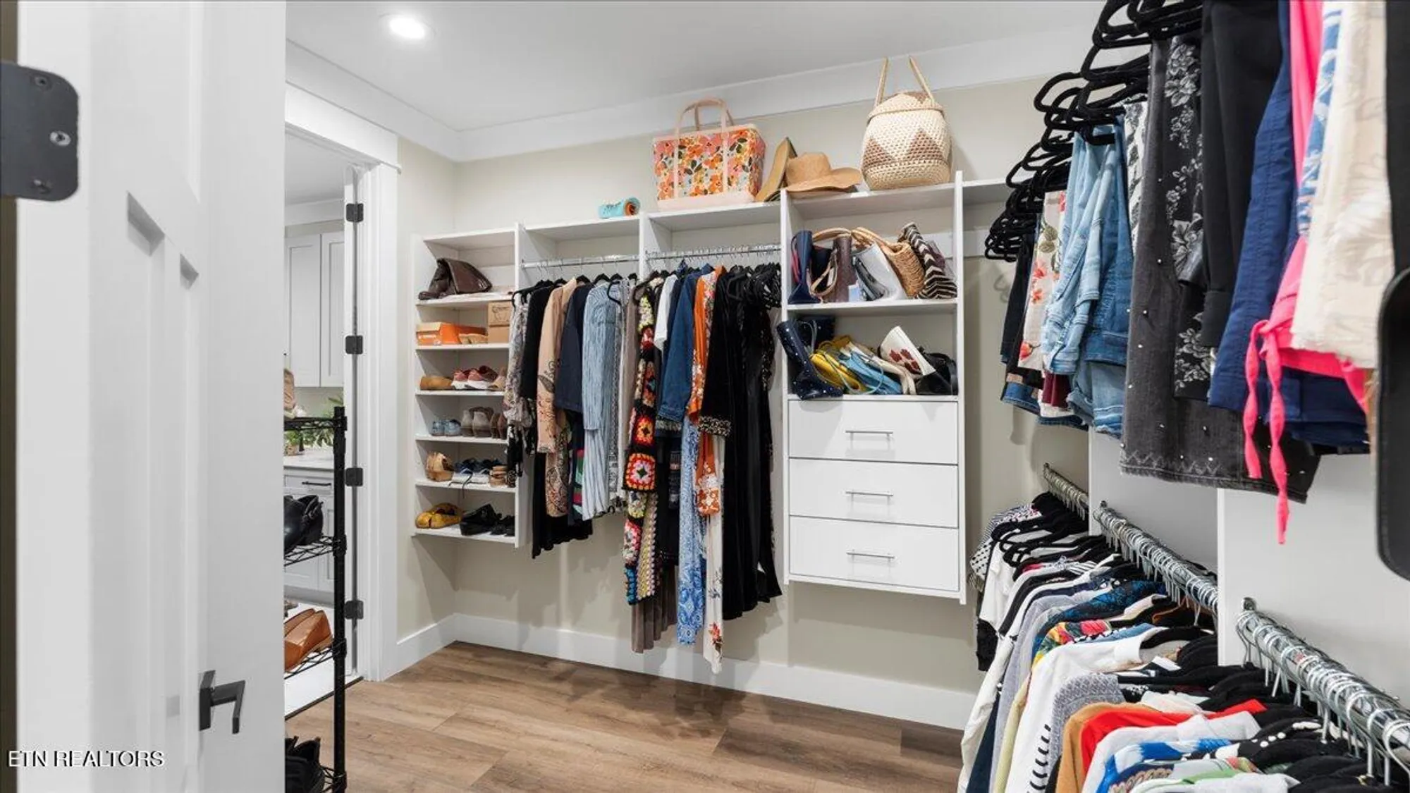 Property Slideshow image 22 of 45 | 140 utsesti way, Loudon, TN, 37774