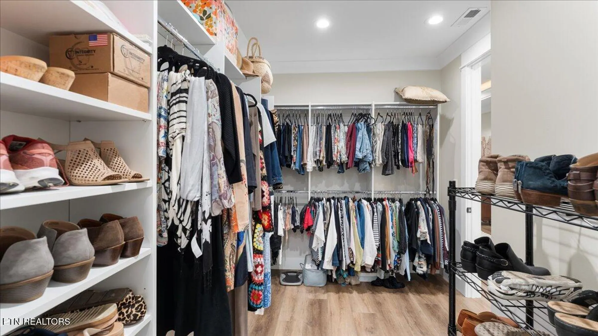 Property Slideshow image 23 of 45 | 140 utsesti way, Loudon, TN, 37774