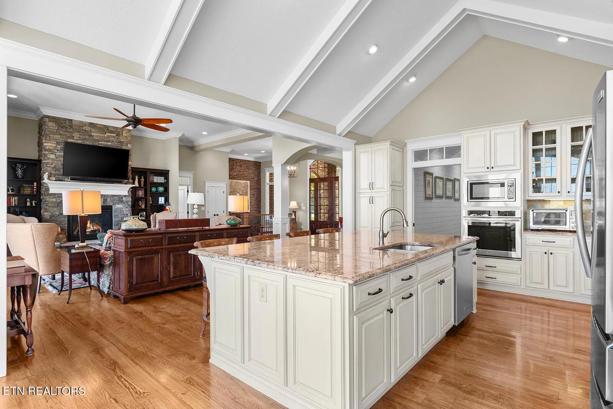 Property Slideshow image 12 of 62 | 124 eagle cir, Vonore, TN, 37885