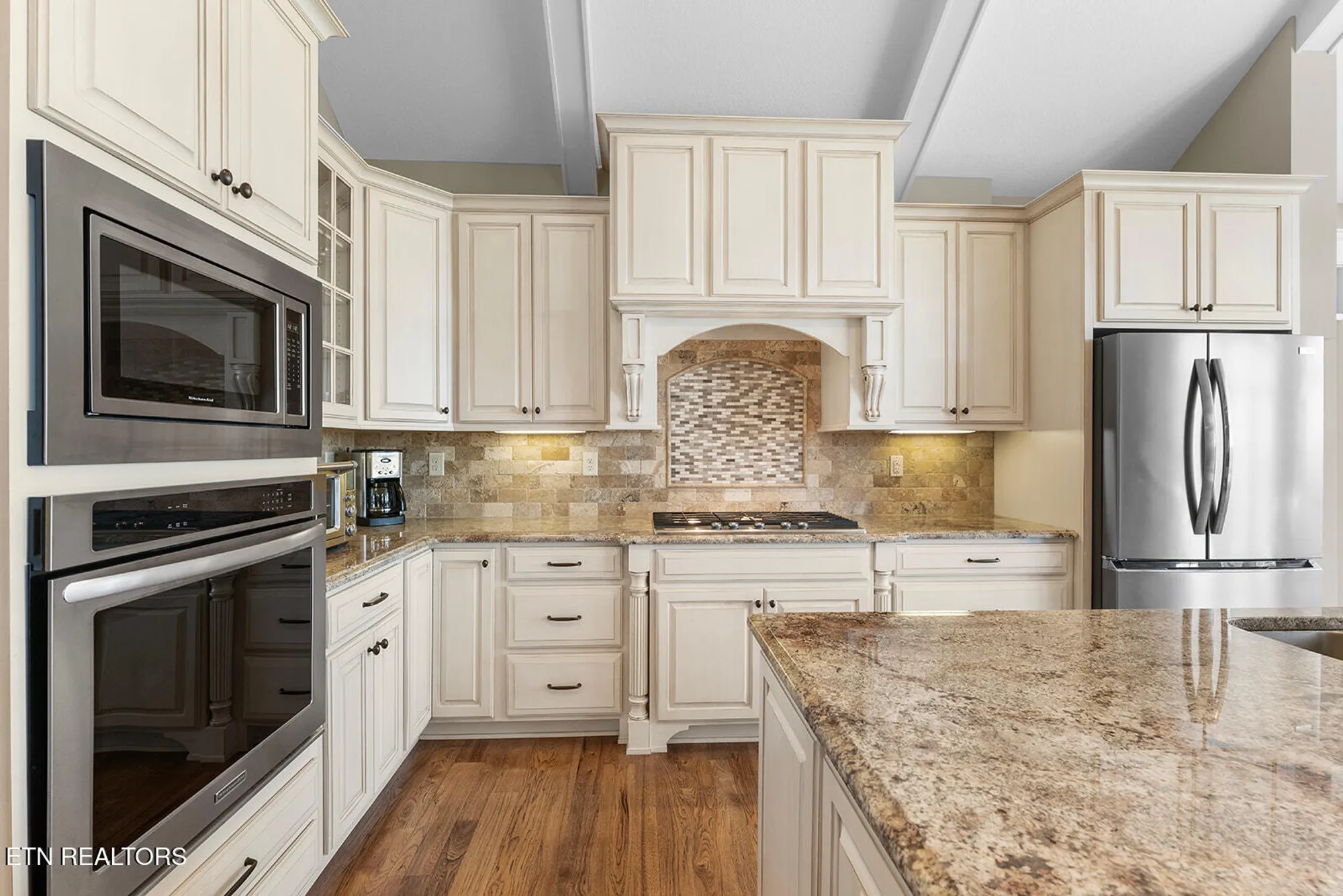 Property Slideshow image 20 of 62 | 124 eagle cir, Vonore, TN, 37885