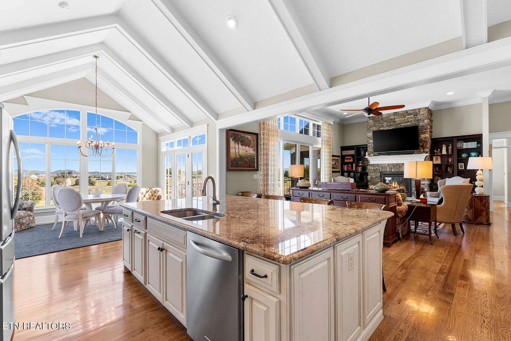 Property Slideshow image 27 of 62 | 124 eagle cir, Vonore, TN, 37885