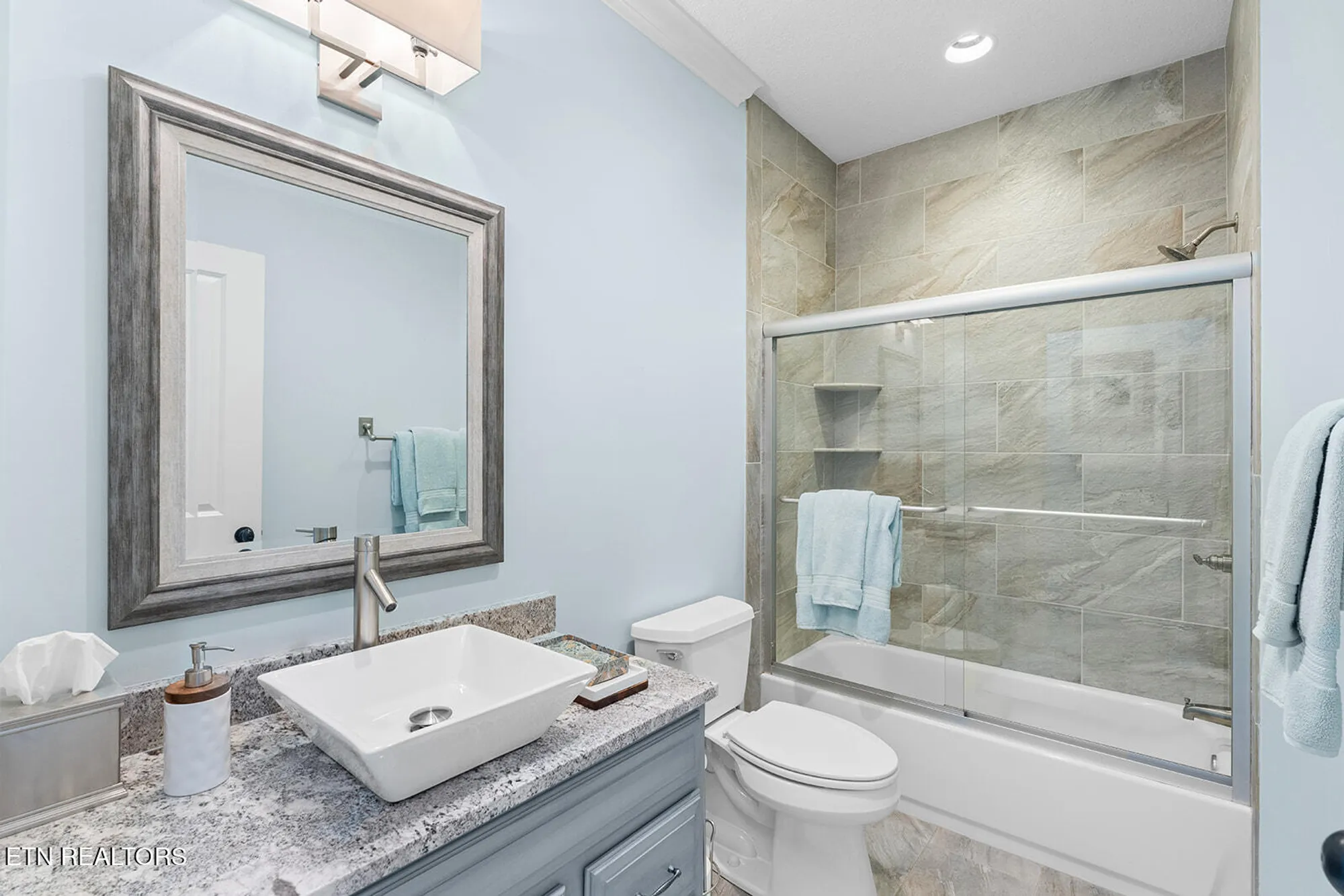 Property Slideshow image 25 of 62 | 124 eagle cir, Vonore, TN, 37885