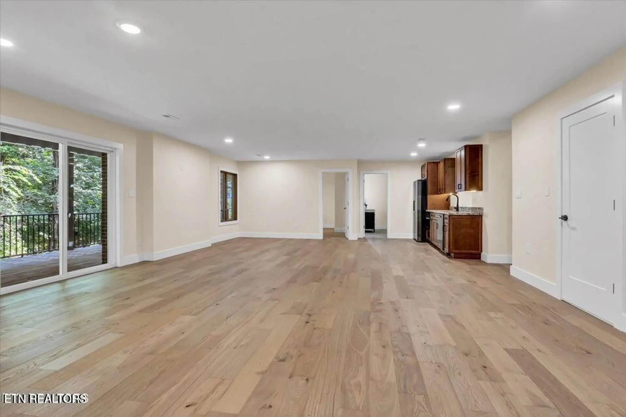 Property Slideshow image 22 of 34 | 143 inata cir, Loudon, TN, 37774