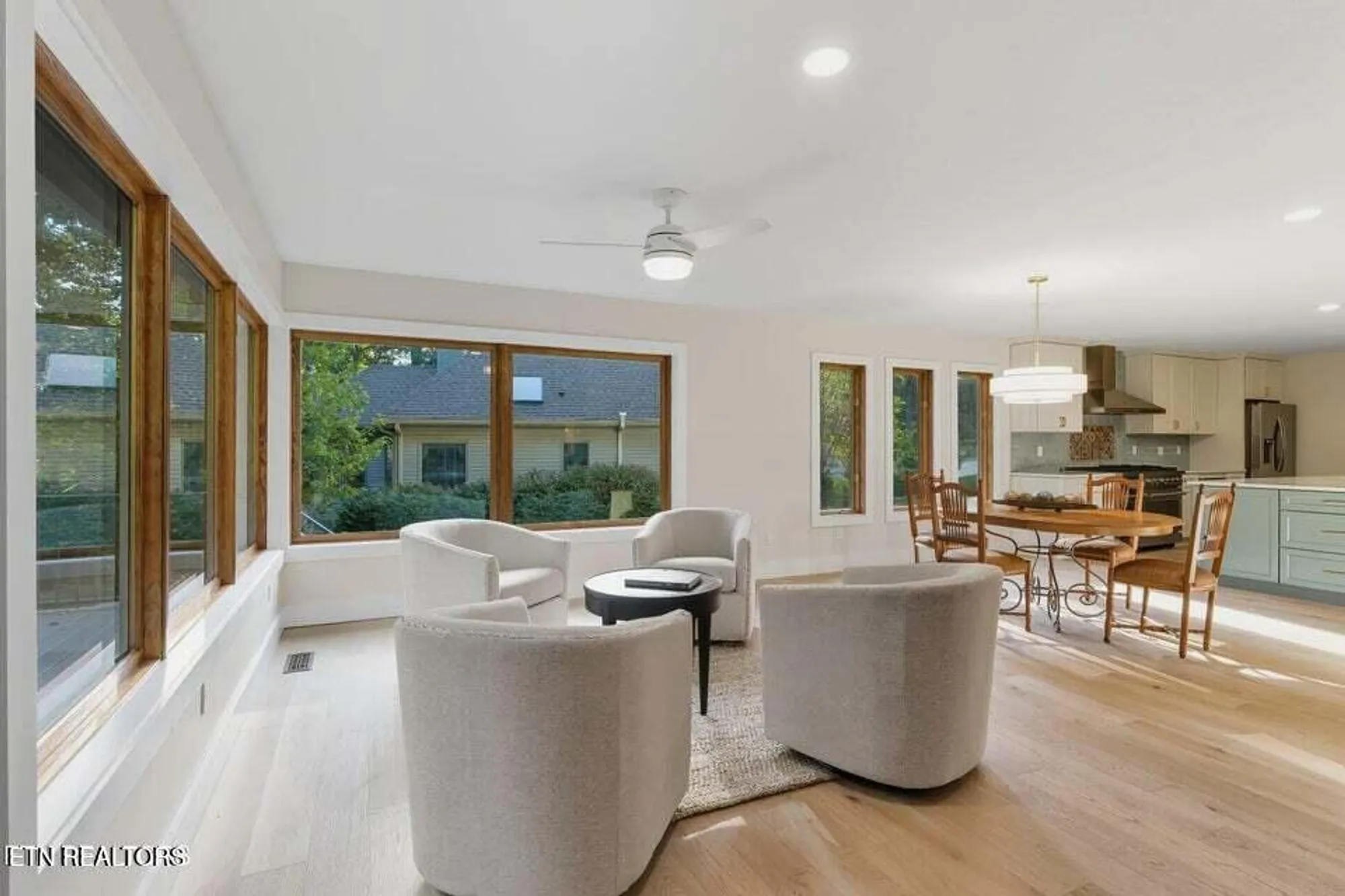 Property Slideshow image 6 of 34 | 143 inata cir, Loudon, TN, 37774