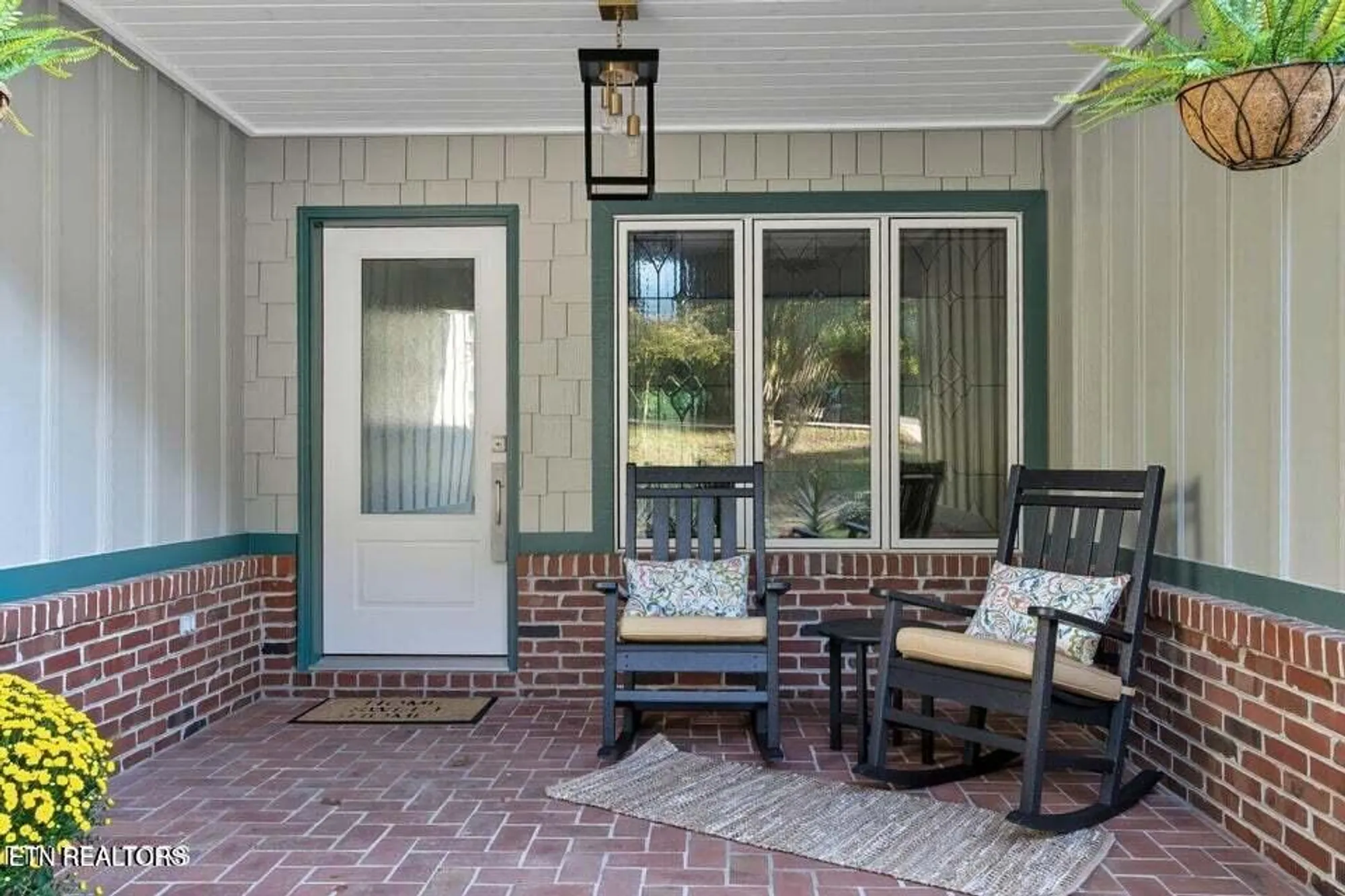 Property Slideshow image 2 of 34 | 143 inata cir, Loudon, TN, 37774