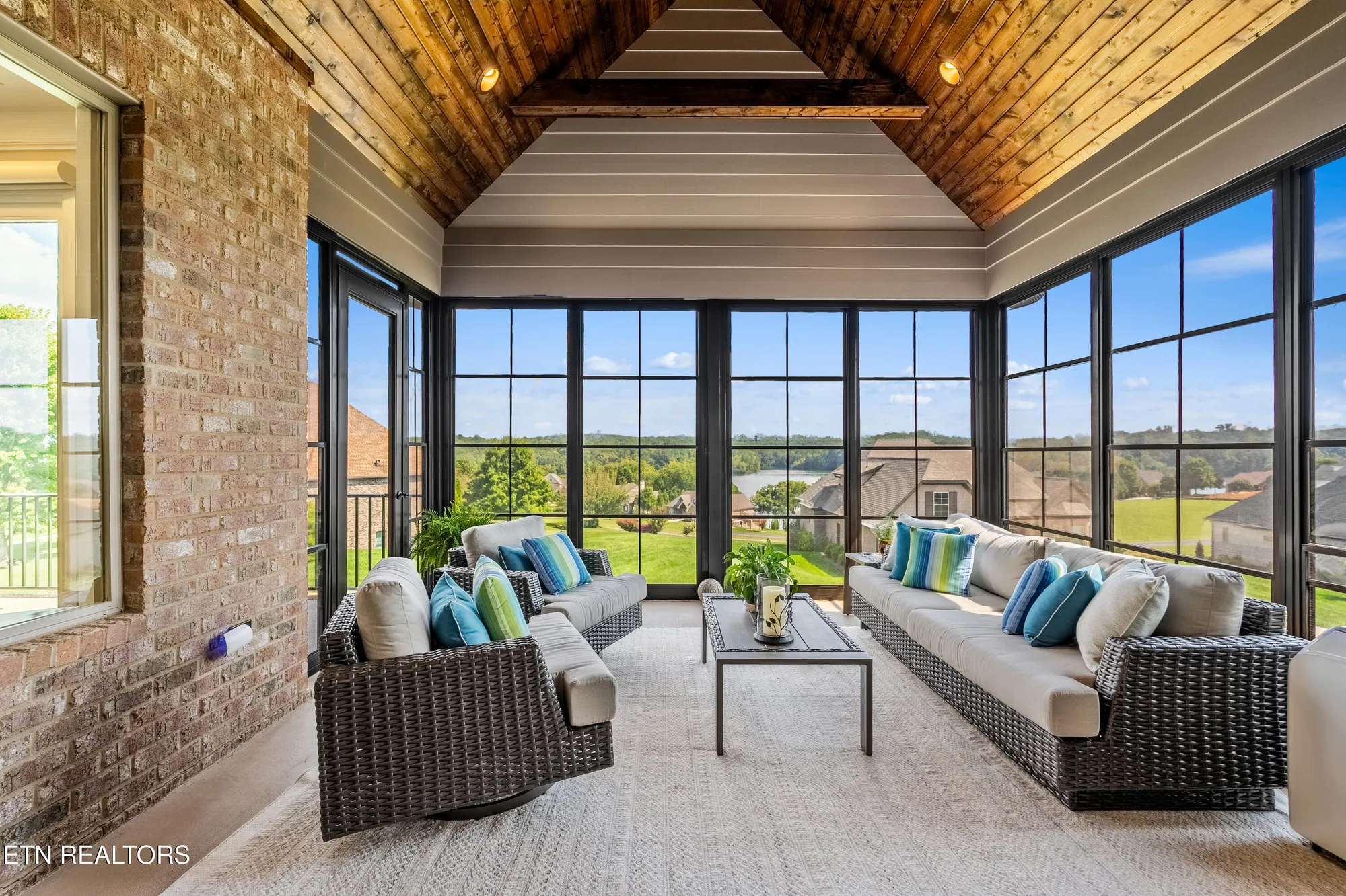 Property Slideshow image 43 of 49 | 320 watercrest dr, Vonore, TN, 37885